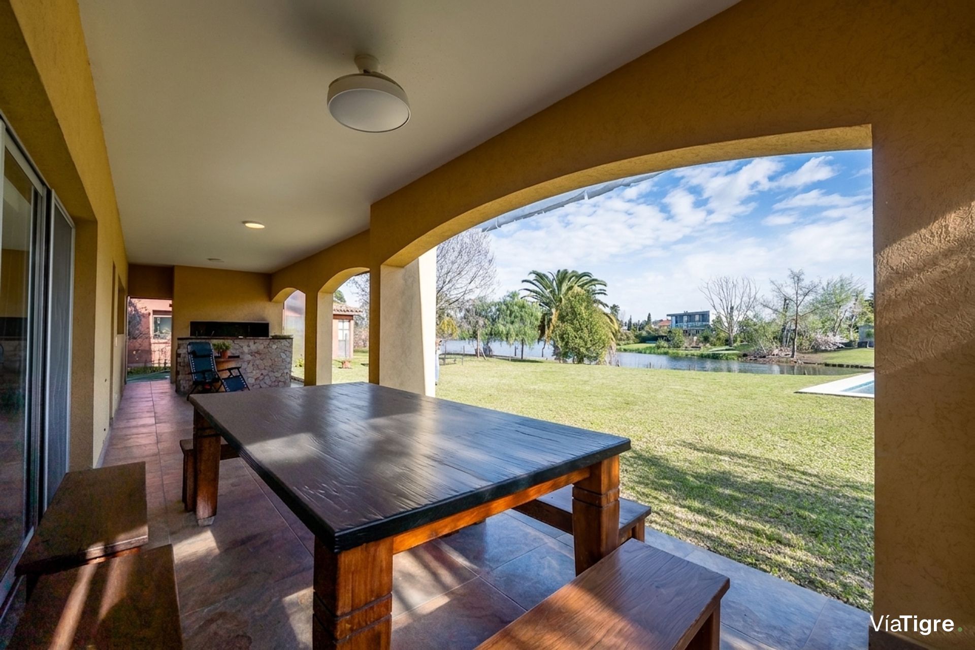 Venta Casa a la laguna en Barrio Santa Catalina