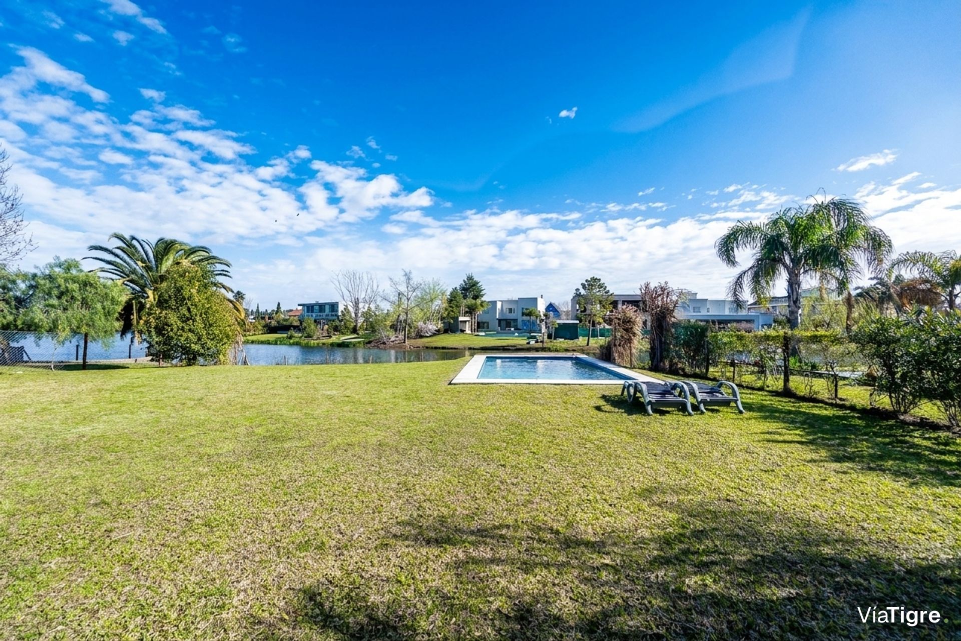 Venta Casa a la laguna en Barrio Santa Catalina