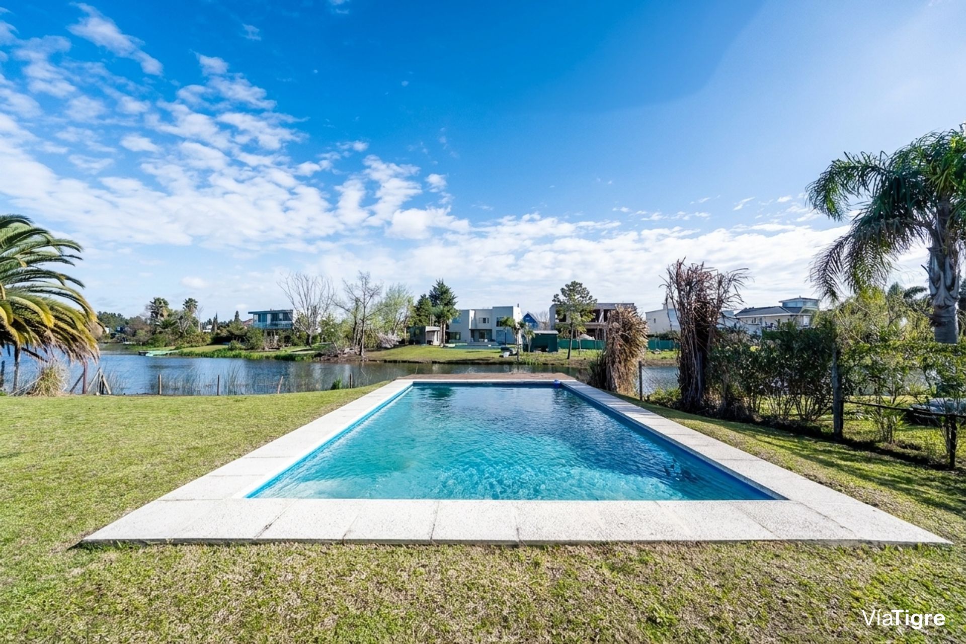 Venta Casa a la laguna en Barrio Santa Catalina