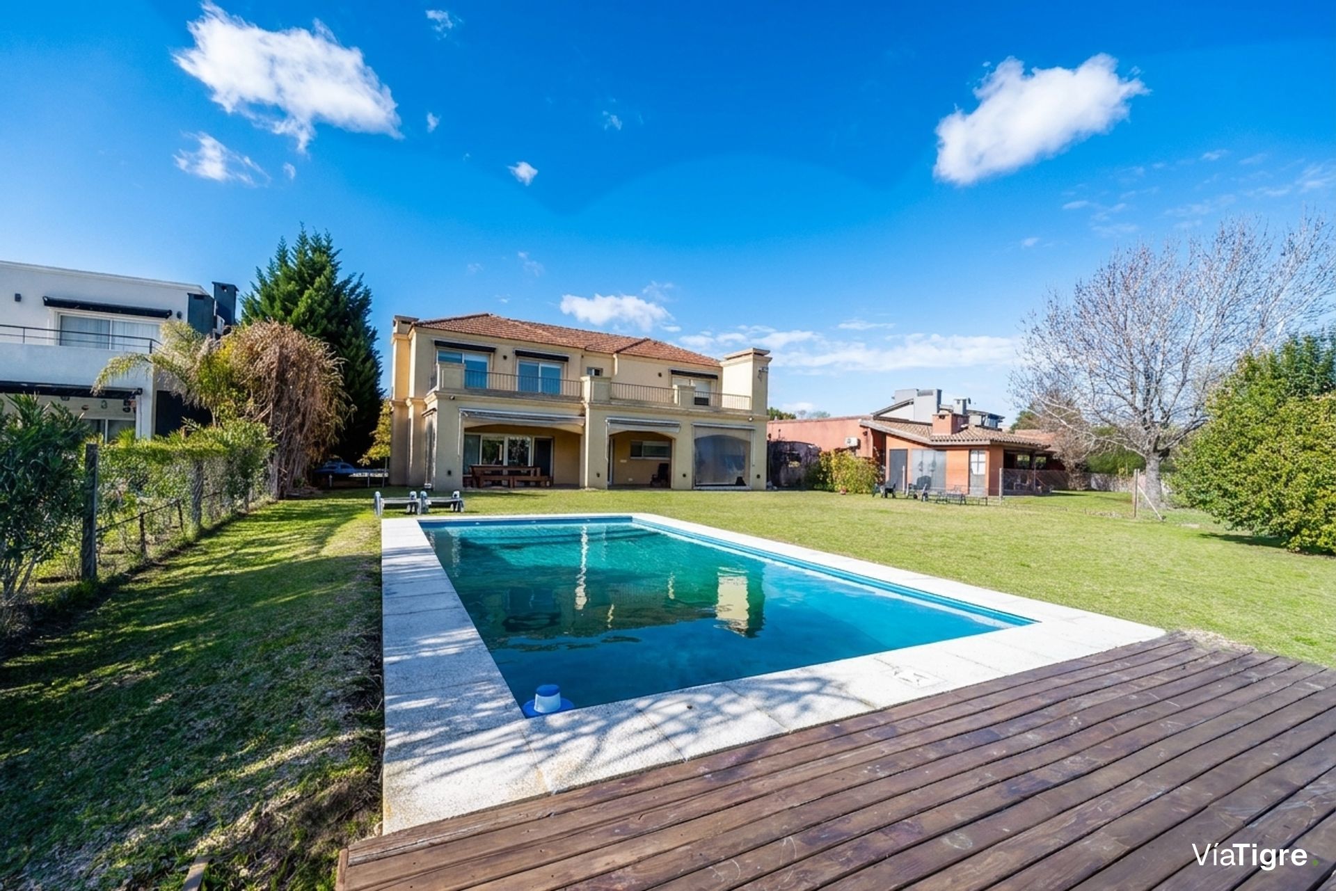 Venta Casa a la laguna en Barrio Santa Catalina