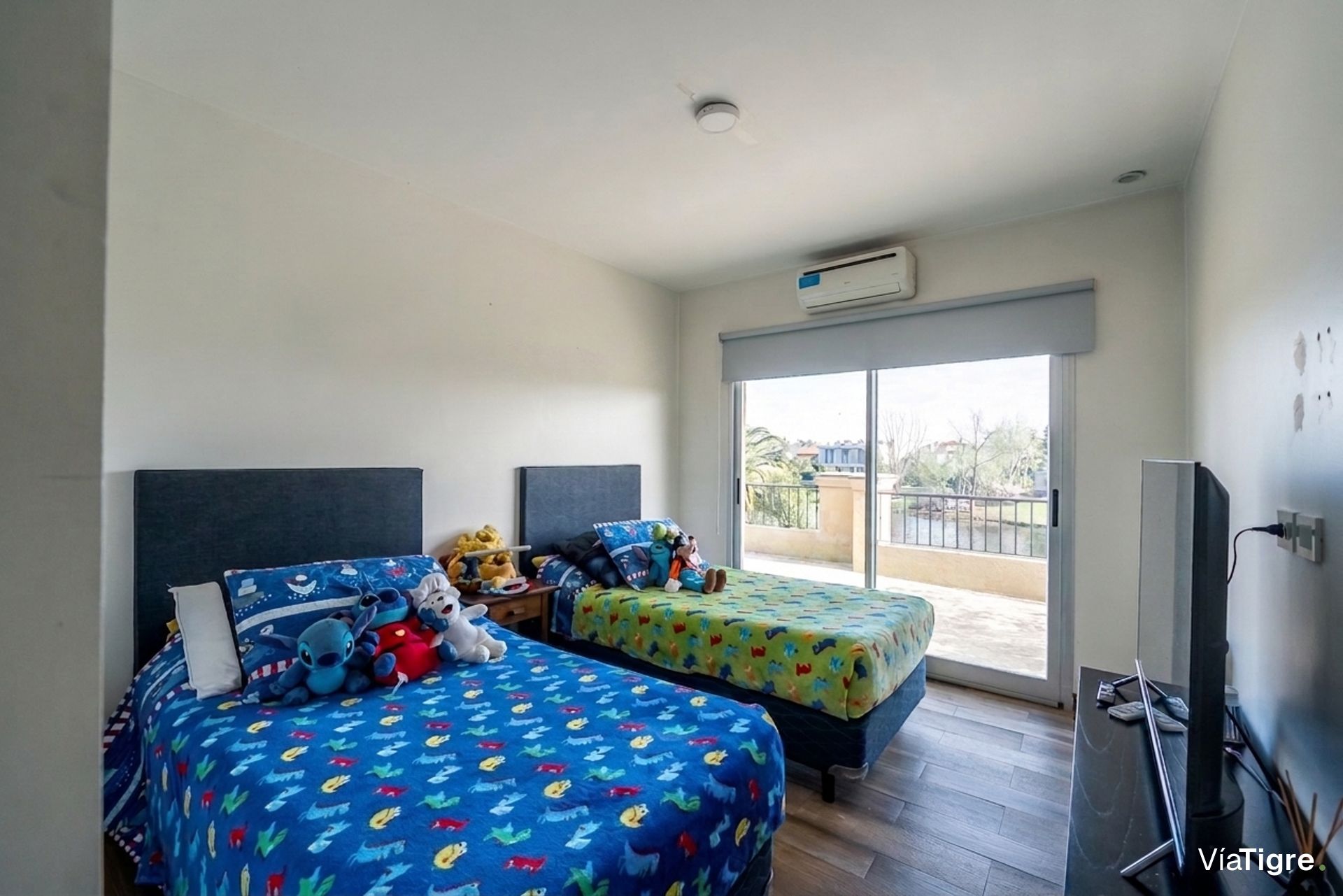 Venta Casa a la laguna en Barrio Santa Catalina