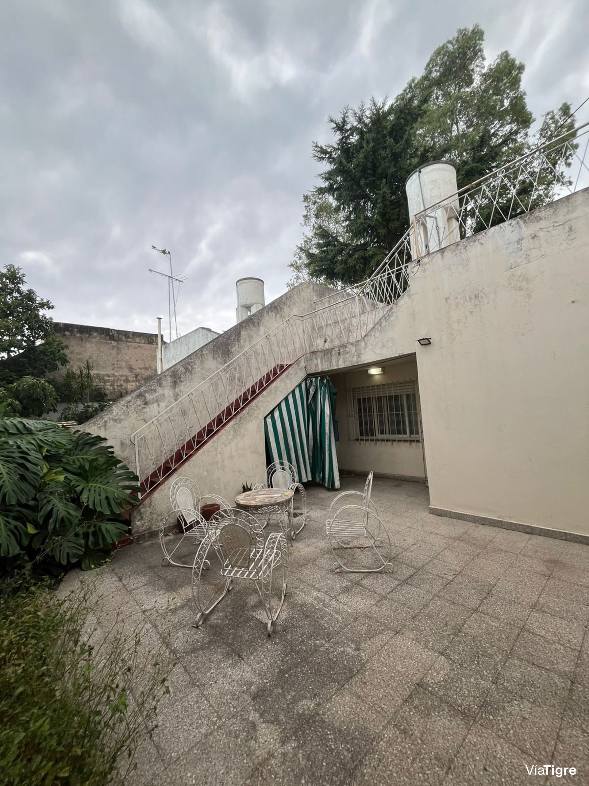 Venta casa 3 ambientes c/patio terraza y cochera