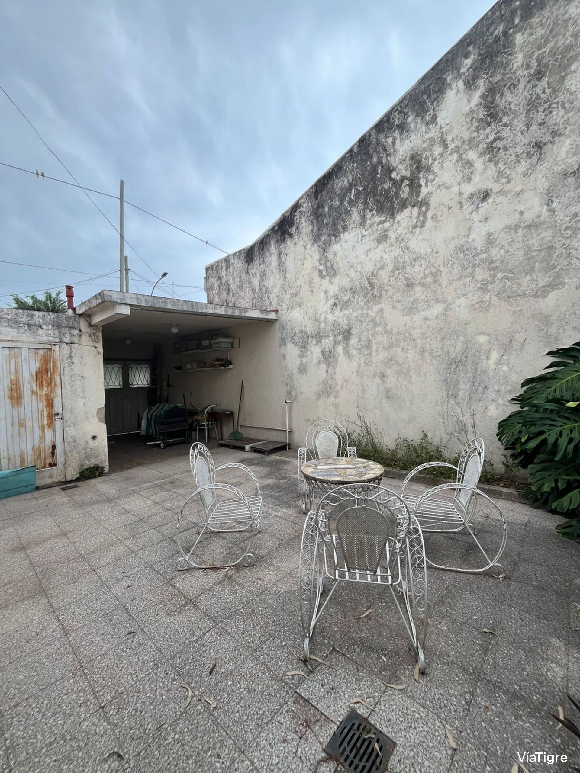 Venta casa 3 ambientes c/patio terraza y cochera