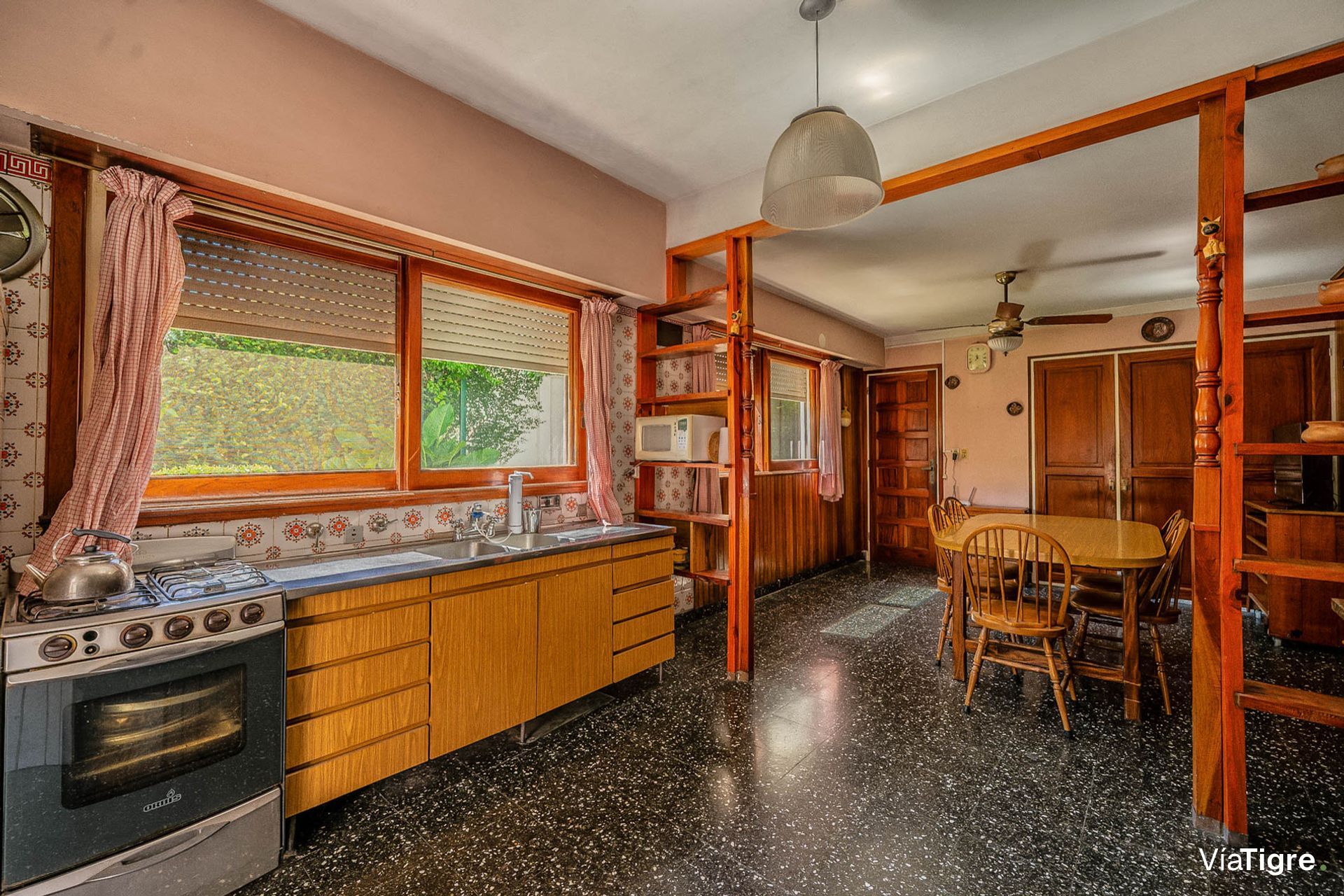 Venta/Casa 5 ambientes/San Fernando/Jardin/Quincho