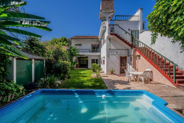 Venta/Casa 5 ambientes/San Fernando/Jardin/Quincho