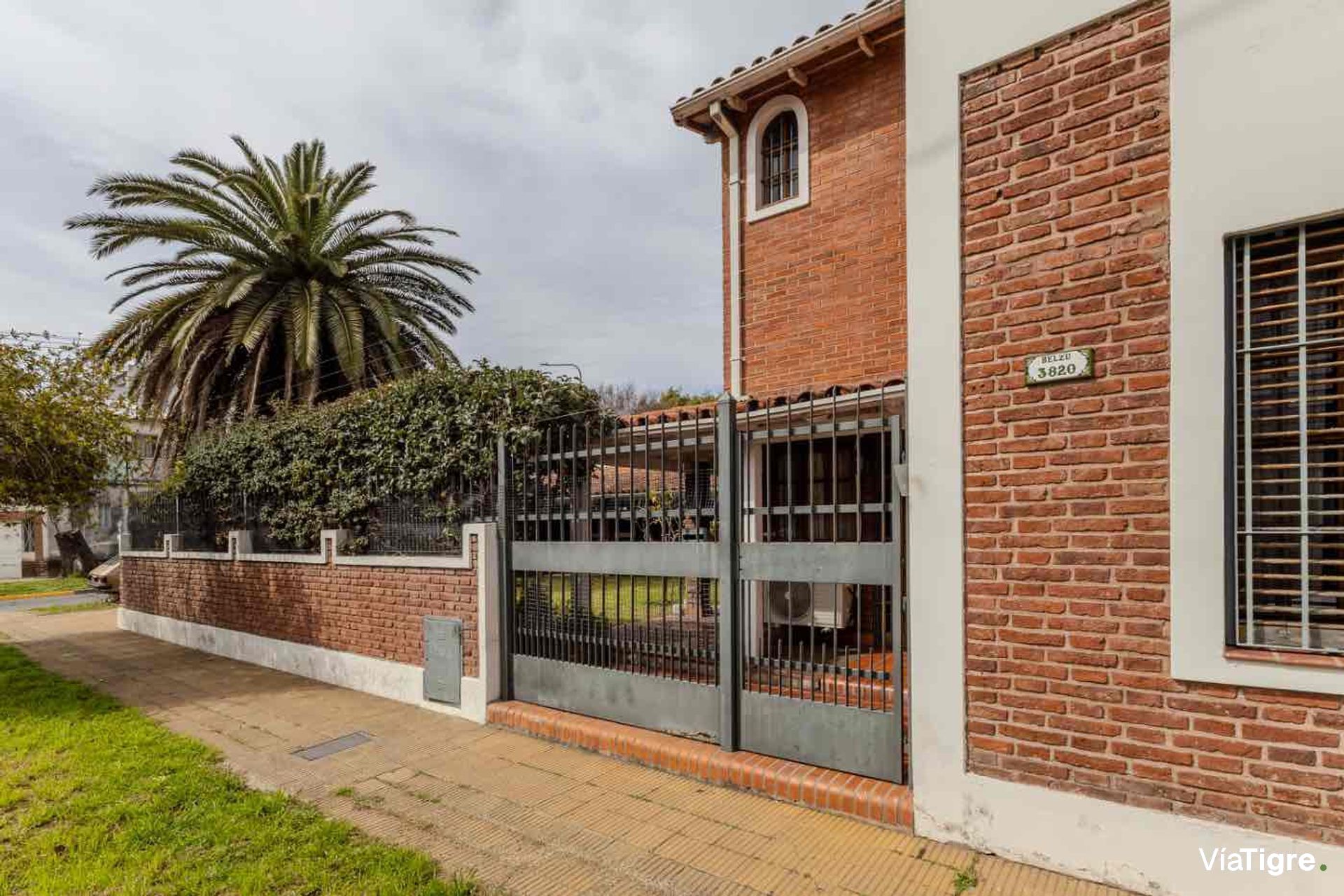Venta Casa Doble Acceso Y Jardin Gran Terreno