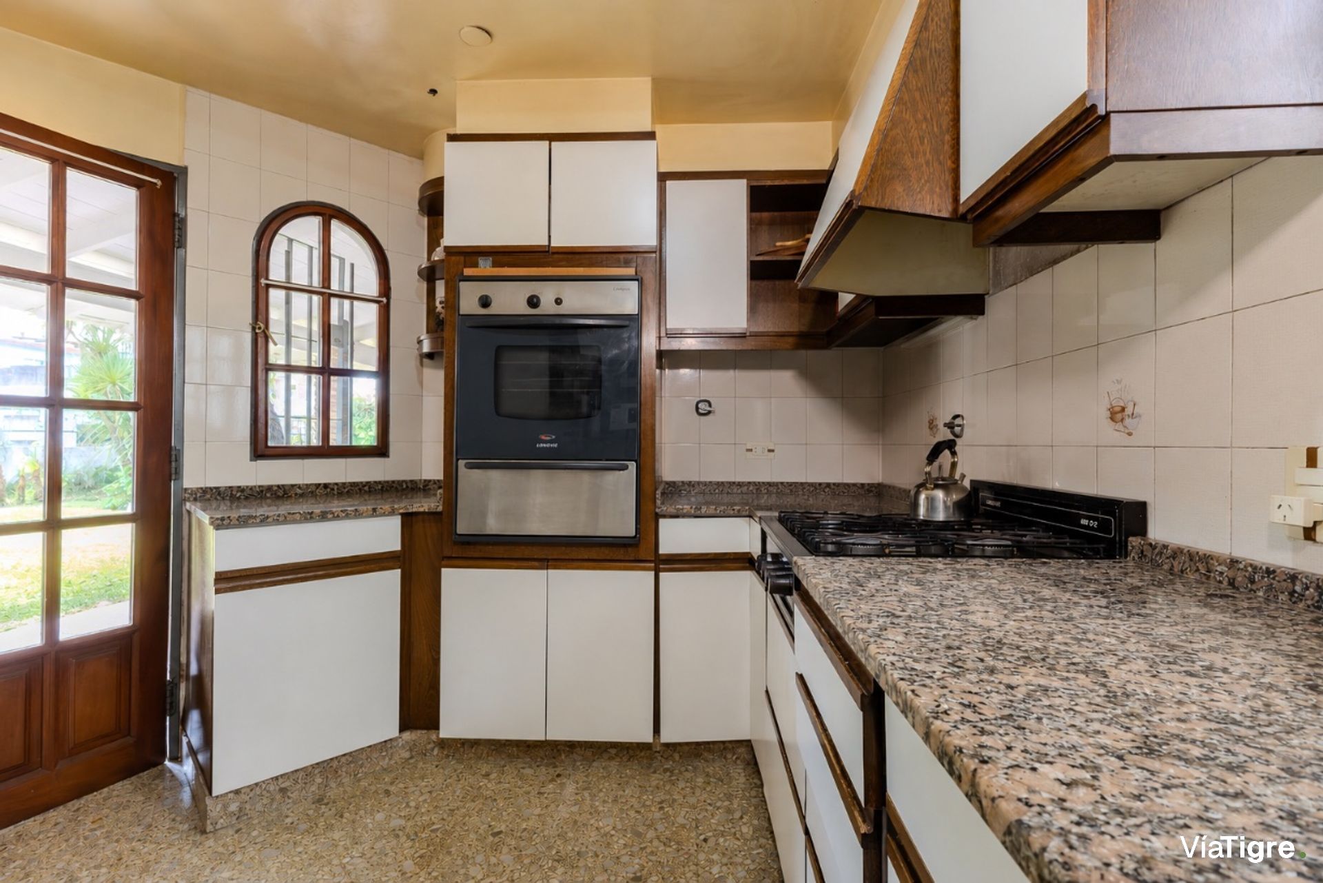 Venta Casa Doble Acceso Y Jardin Gran Terreno