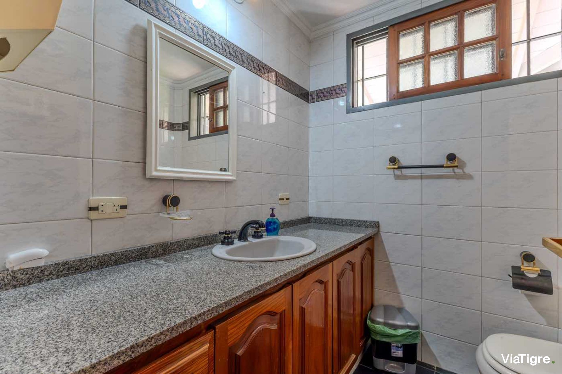 Venta Casa Doble Acceso Y Jardin Gran Terreno