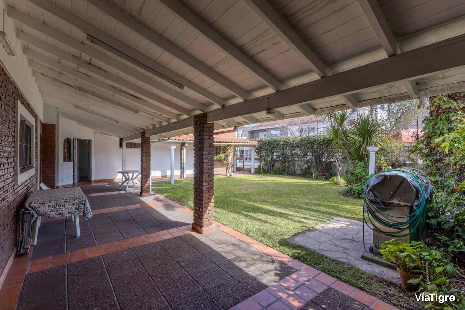 Venta Casa Doble Acceso Y Jardin Gran Terreno