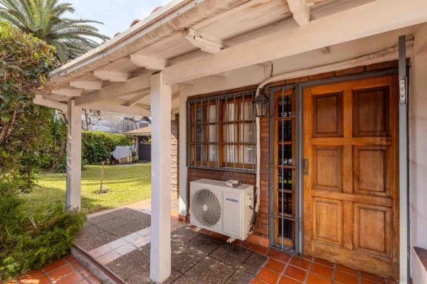 Venta Casa Doble Acceso Y Jardin Gran Terreno