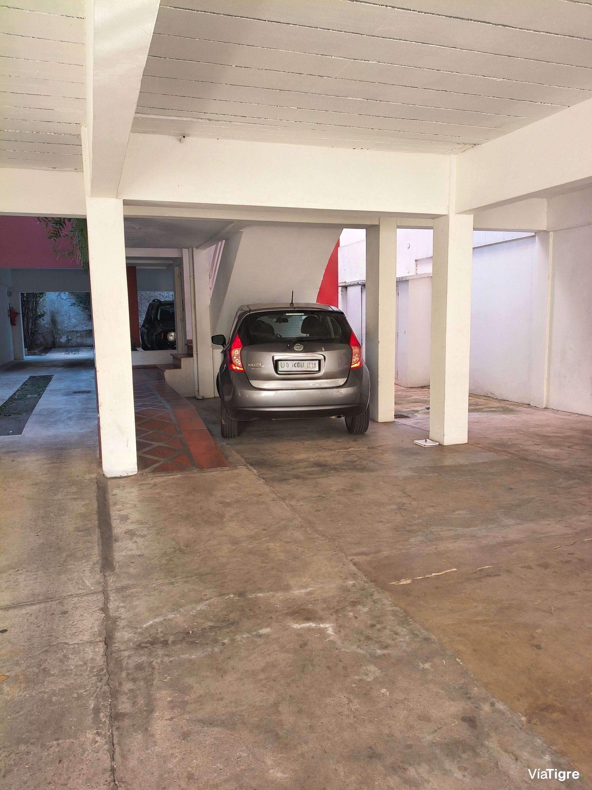 Venta Cochera Cubierta - San Isidro