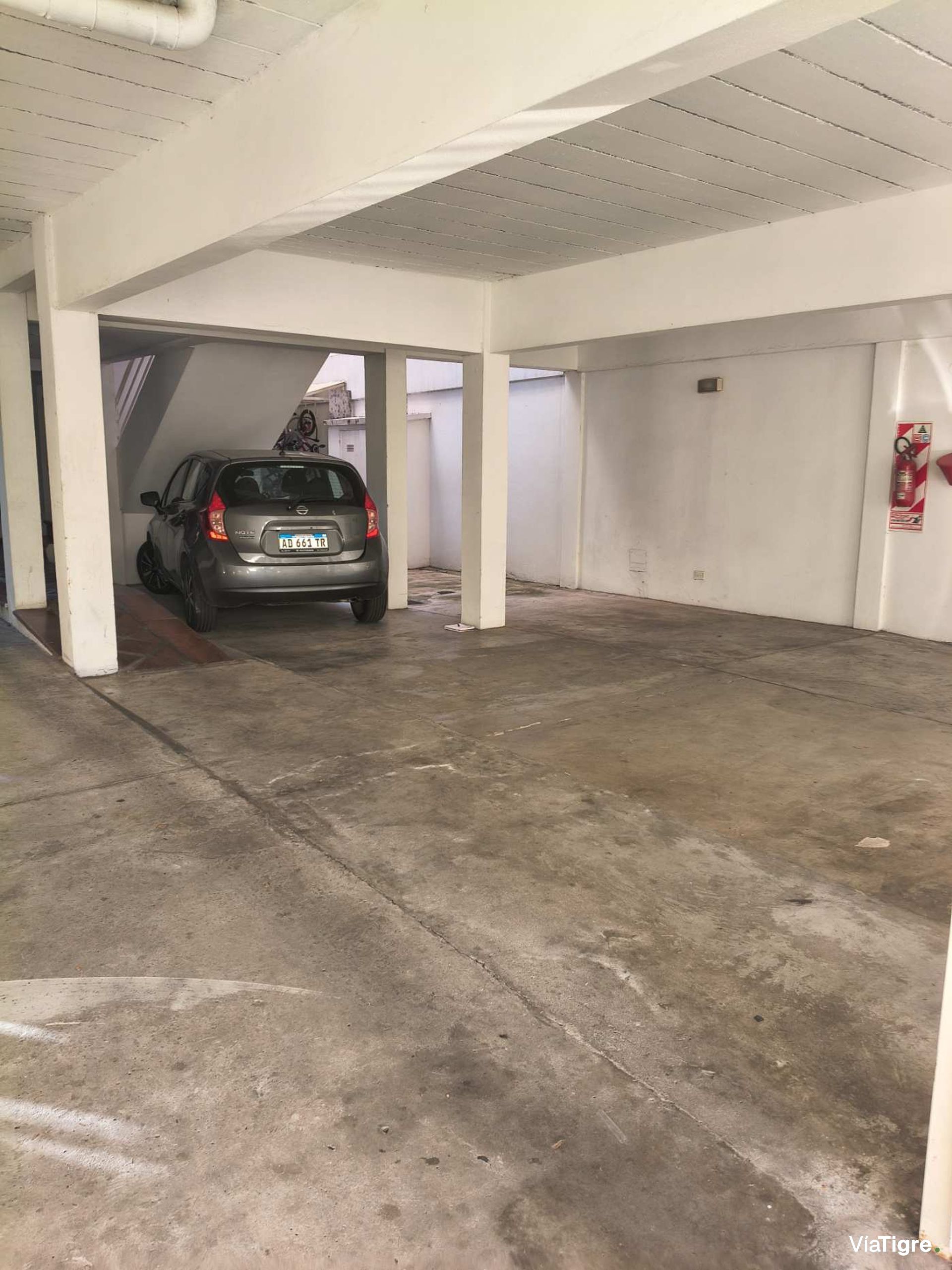 Venta Cochera Cubierta - San Isidro