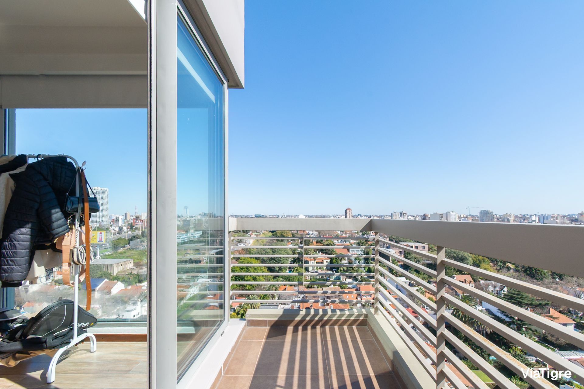 VENTA 3 AMBIENTES con cocheras VICENTE LOPEZ