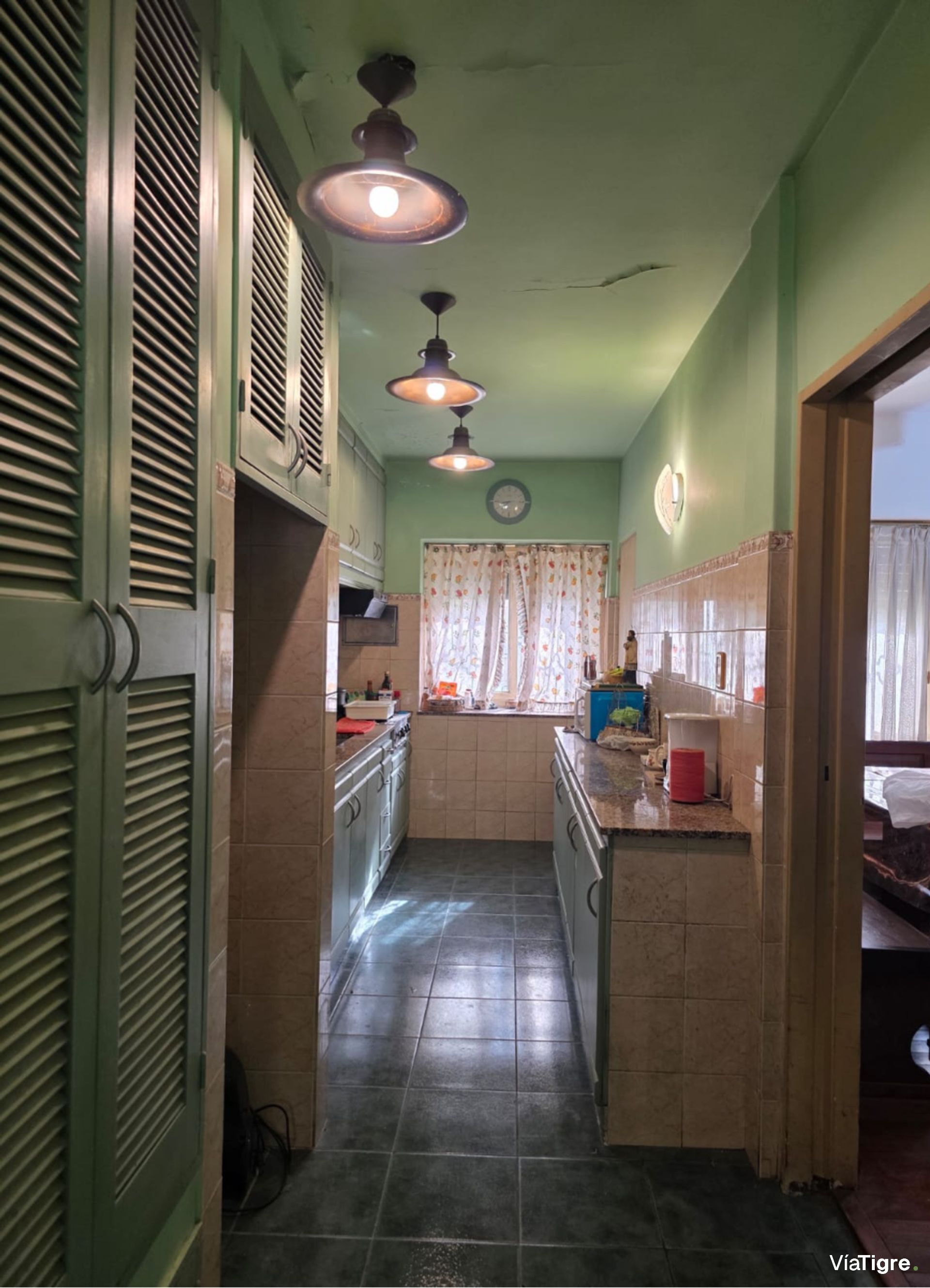 Venta Casa FLORIDA 5 amb+dep Lote 360 m2 Piscina