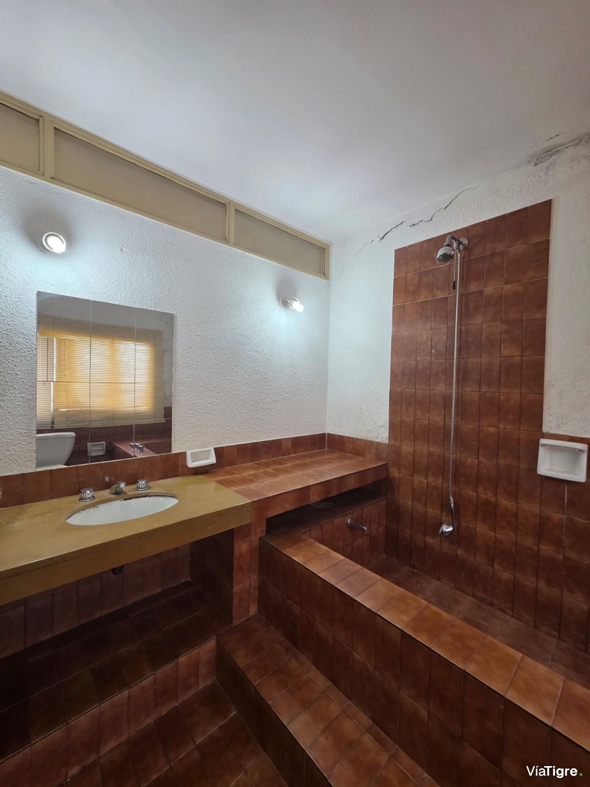 Venta Casa FLORIDA 5 amb+dep Lote 360 m2 Piscina