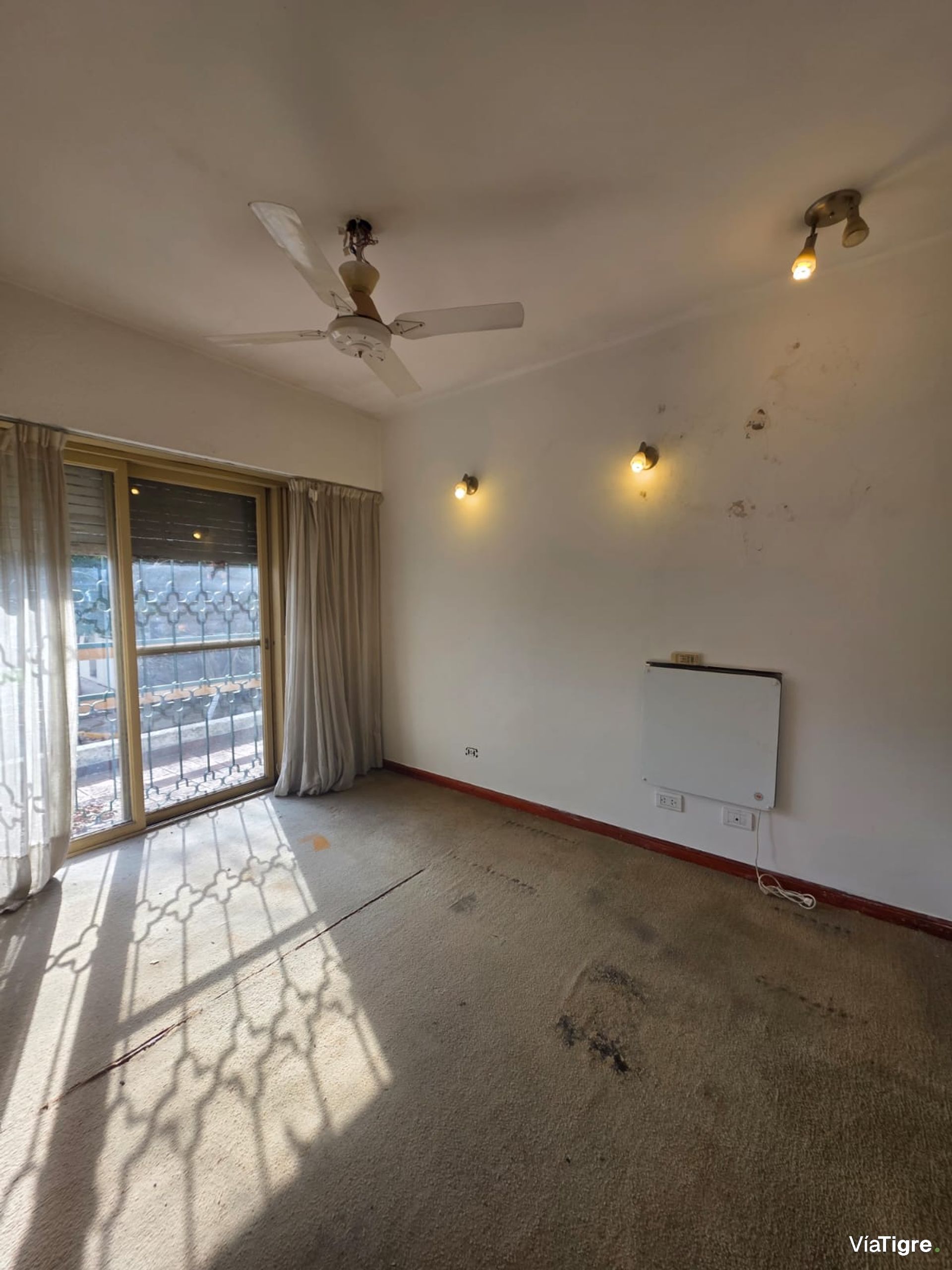 Venta Casa FLORIDA 5 amb+dep Lote 360 m2 Piscina
