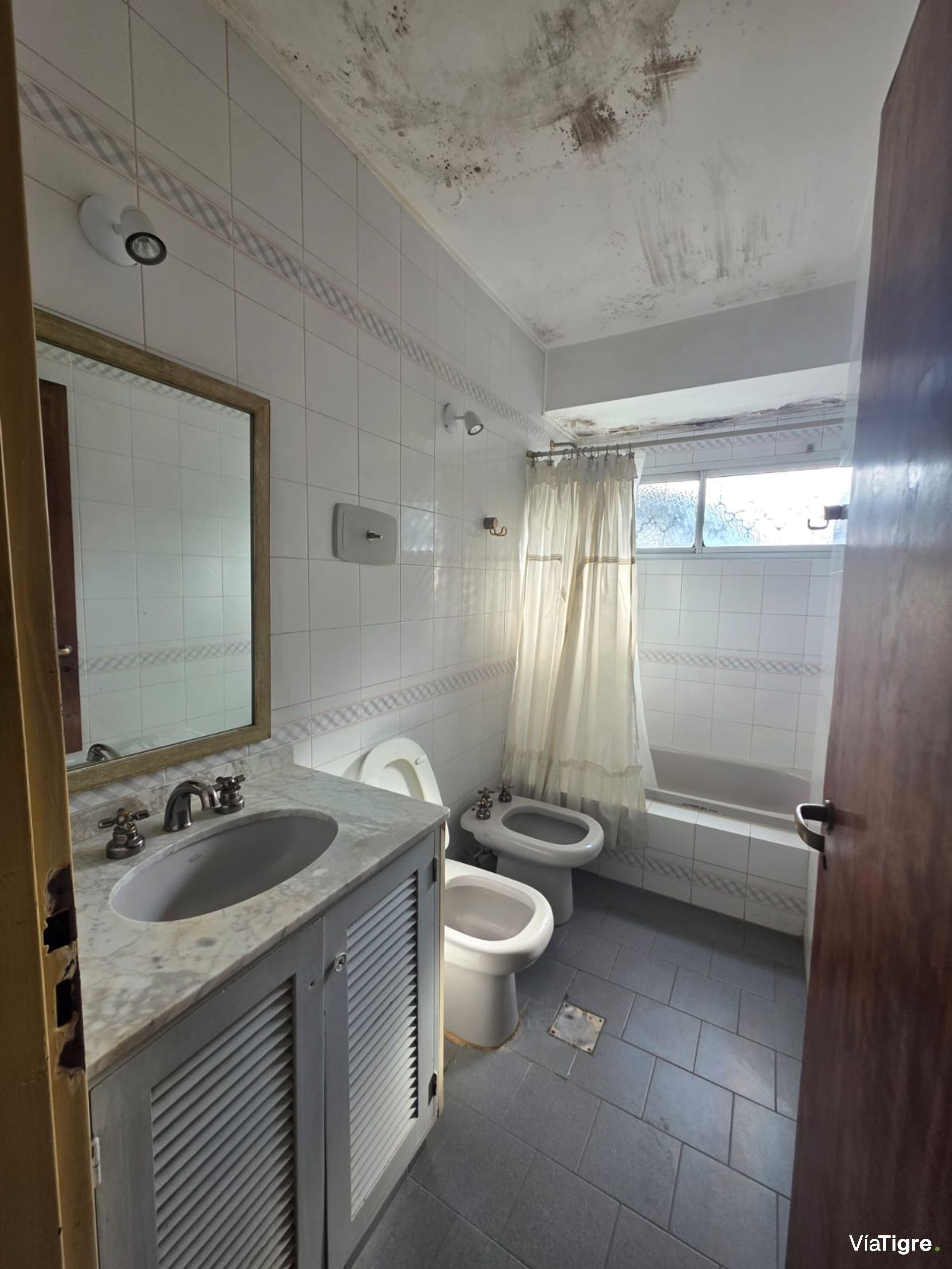 Venta Casa FLORIDA 5 amb+dep Lote 360 m2 Piscina