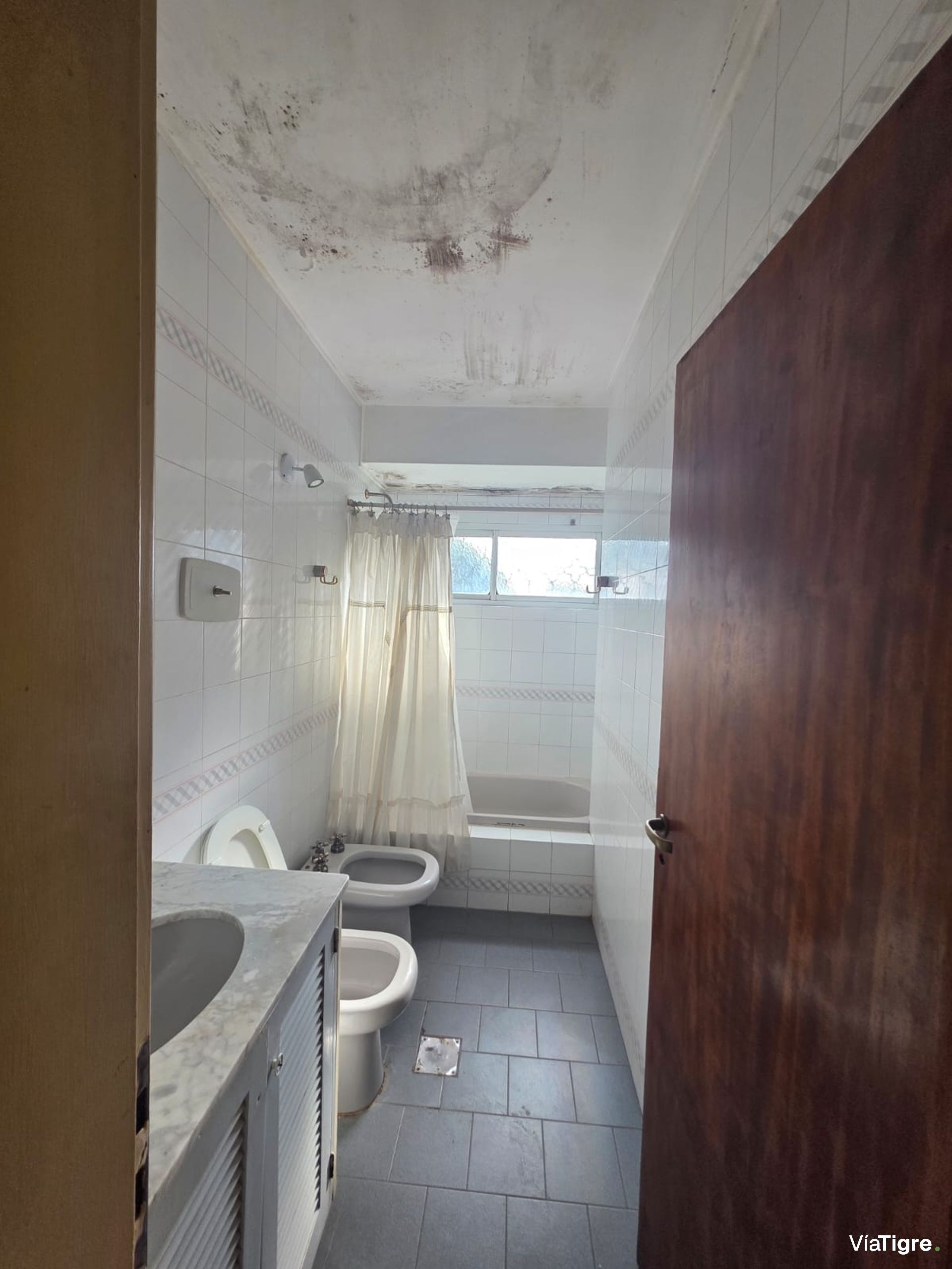 Venta Casa FLORIDA 5 amb+dep Lote 360 m2 Piscina