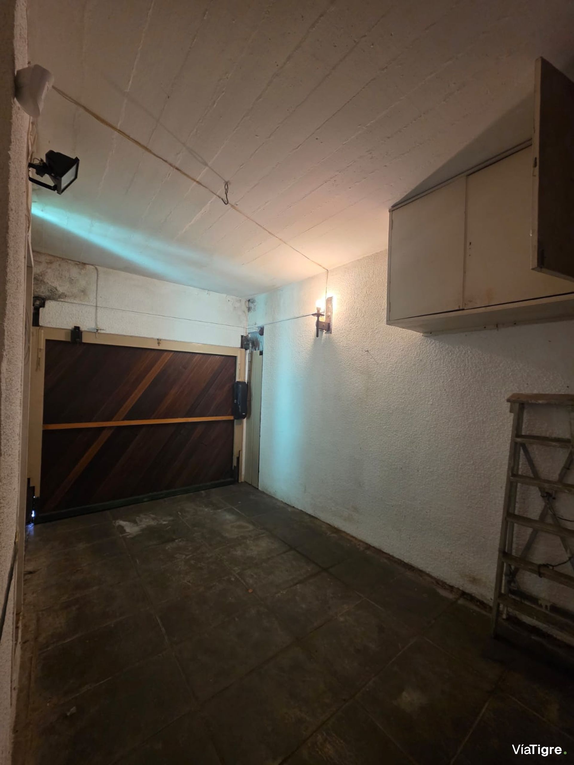 Venta Casa FLORIDA 5 amb+dep Lote 360 m2 Piscina