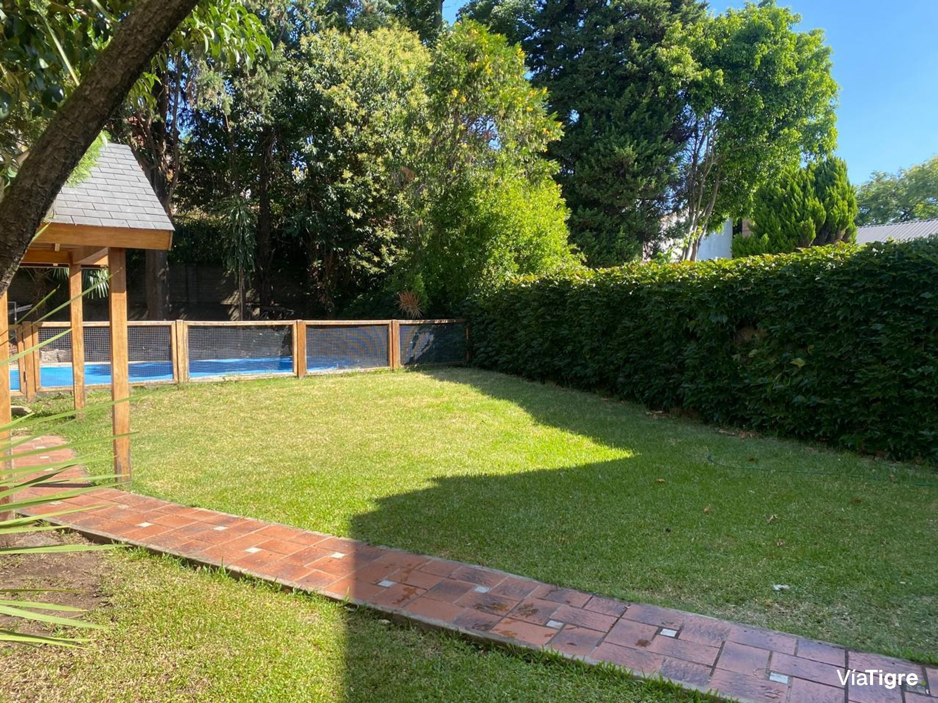 Venta Casa FLORIDA 5 amb+dep Lote 360 m2 Piscina