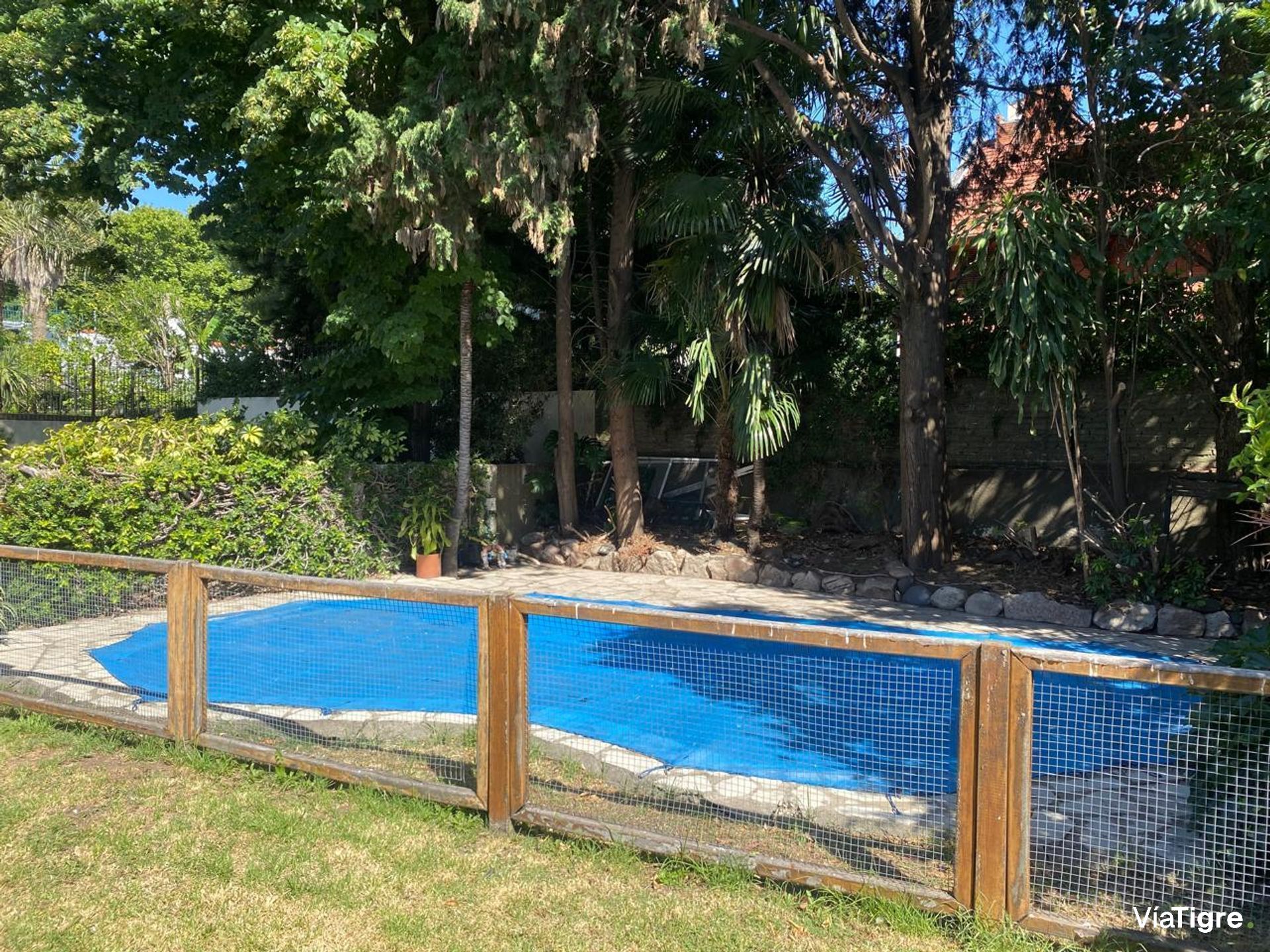 Venta Casa FLORIDA 5 amb+dep Lote 360 m2 Piscina