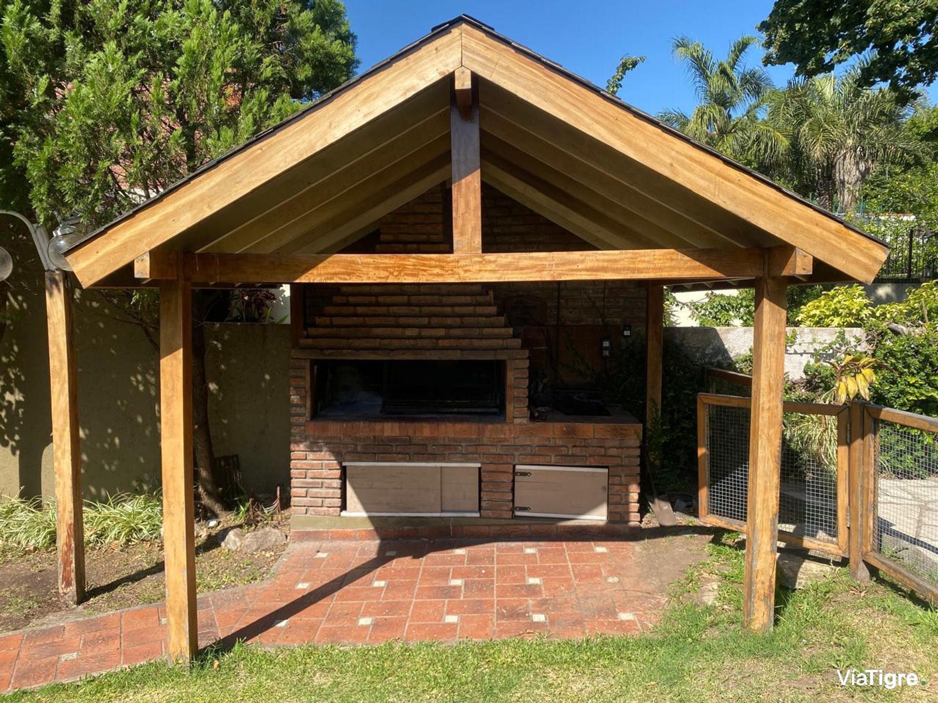 Venta Casa FLORIDA 5 amb+dep Lote 360 m2 Piscina