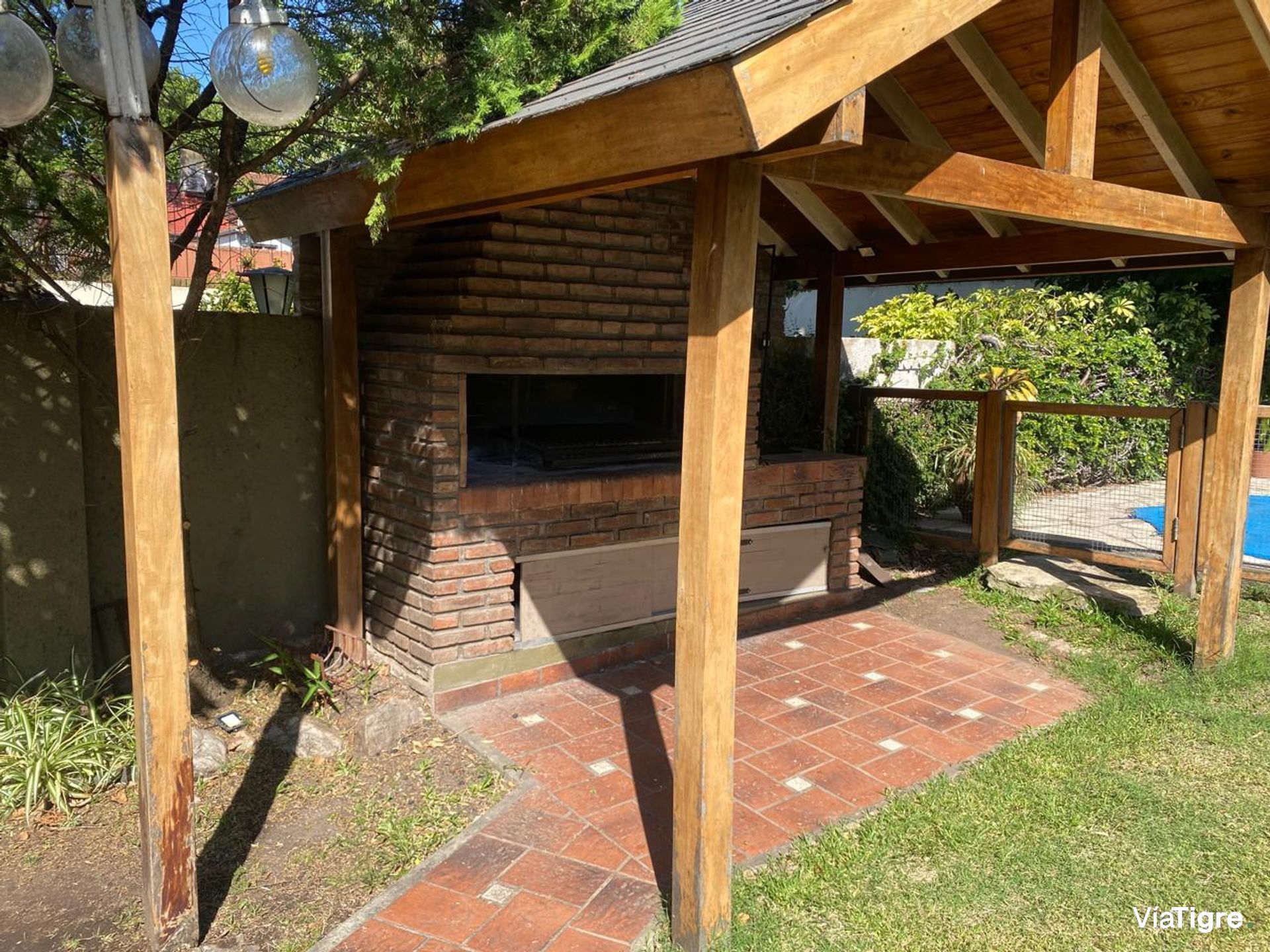 Venta Casa FLORIDA 5 amb+dep Lote 360 m2 Piscina