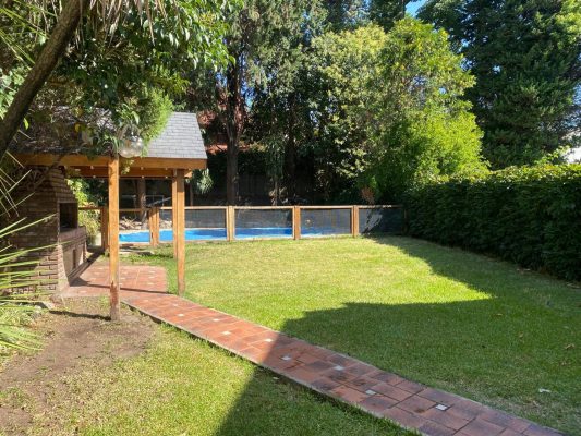 Venta Casa FLORIDA 5 amb+dep Lote 360 m2 Piscina