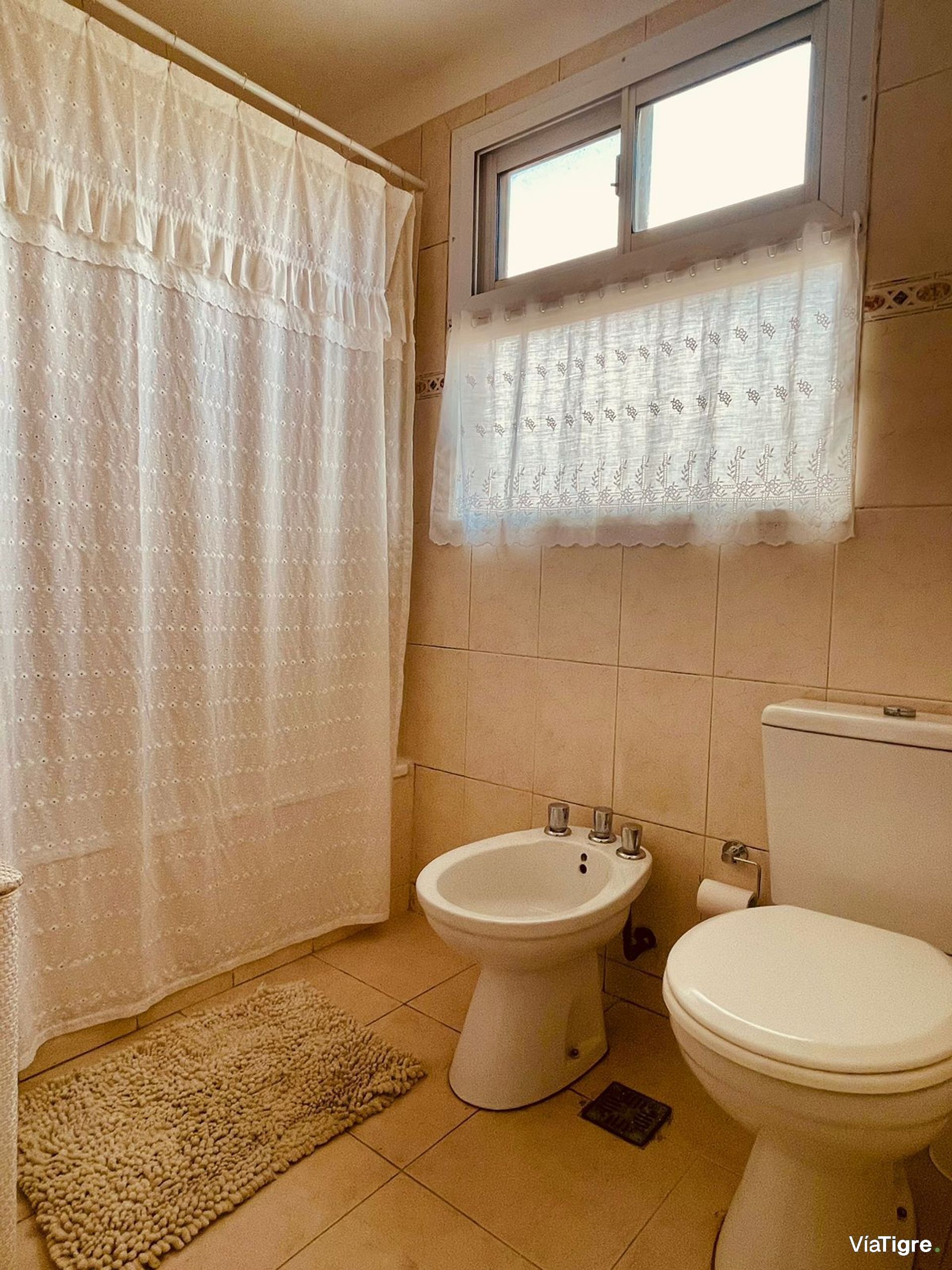 Venta Casa En Barrio Pinar De Tigre Con 2 Cocheras