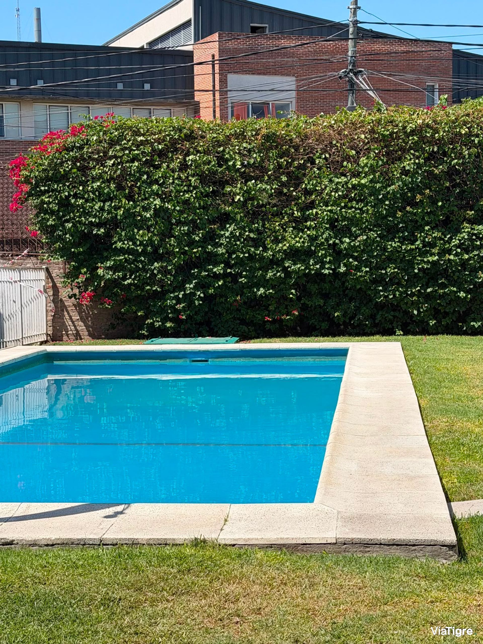 Venta Casa En Barrio Pinar De Tigre Con 2 Cocheras