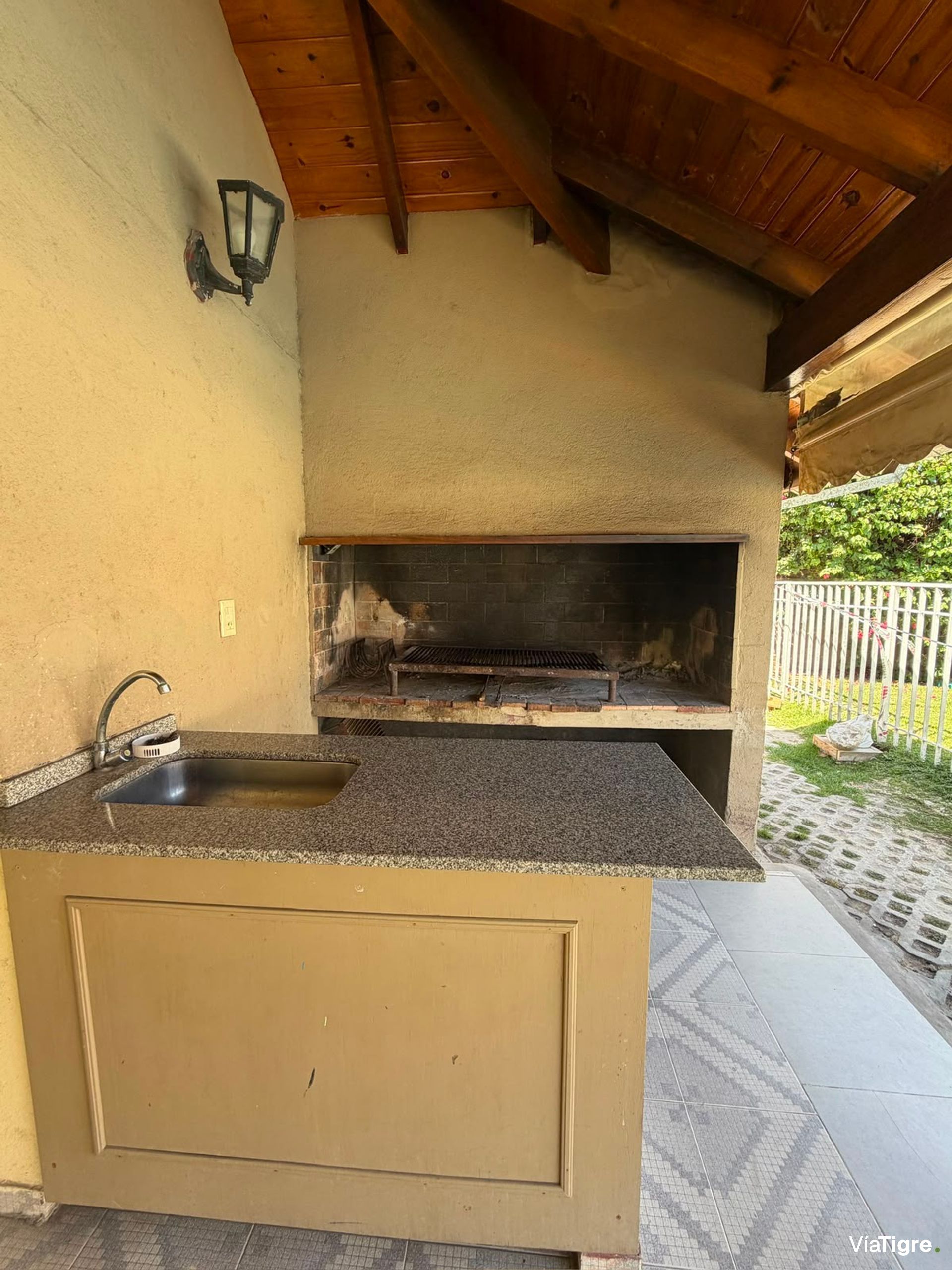 Venta Casa En Barrio Pinar De Tigre Con 2 Cocheras