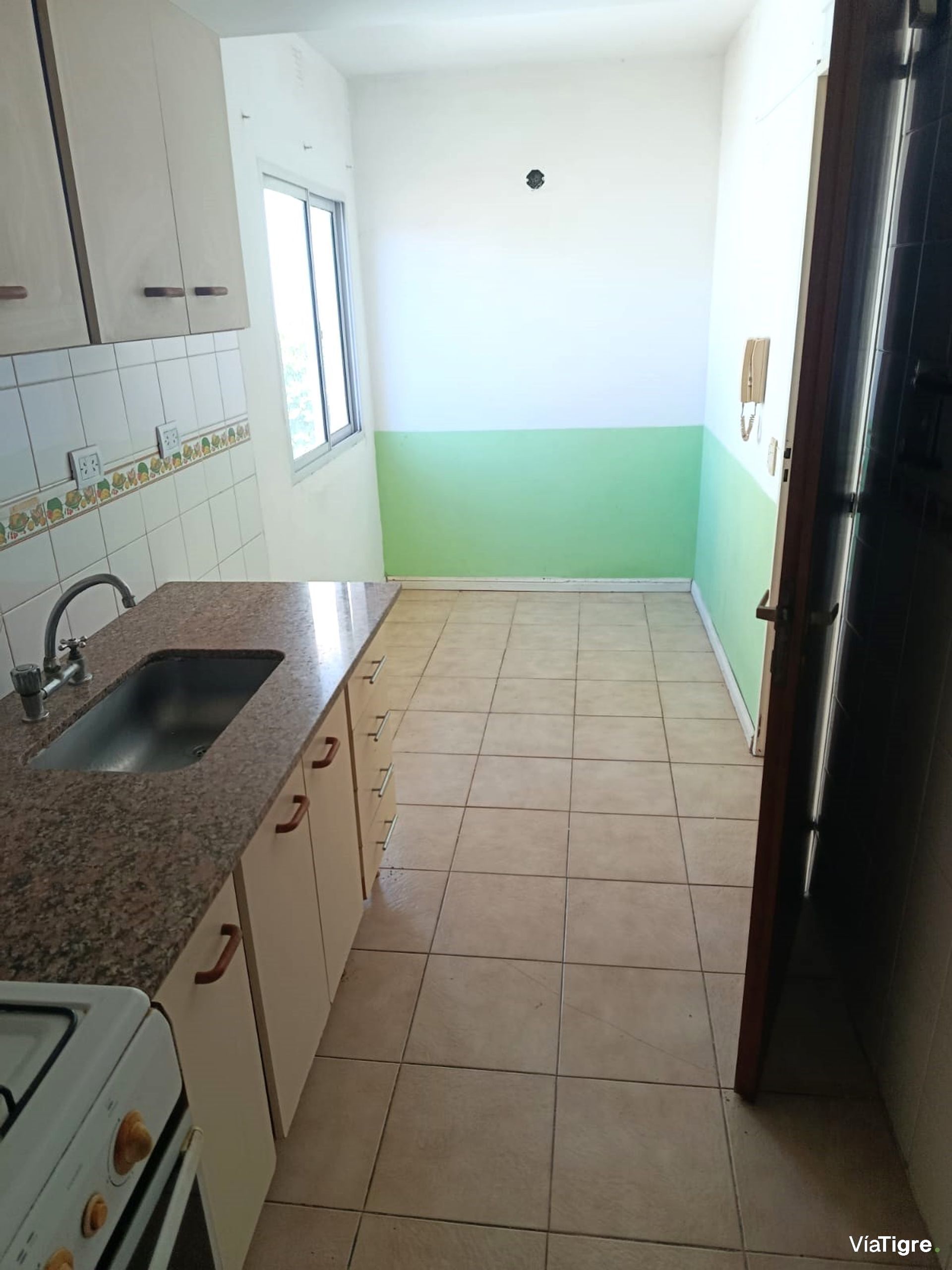 Dos Ambientes con Balcón en san isidro.