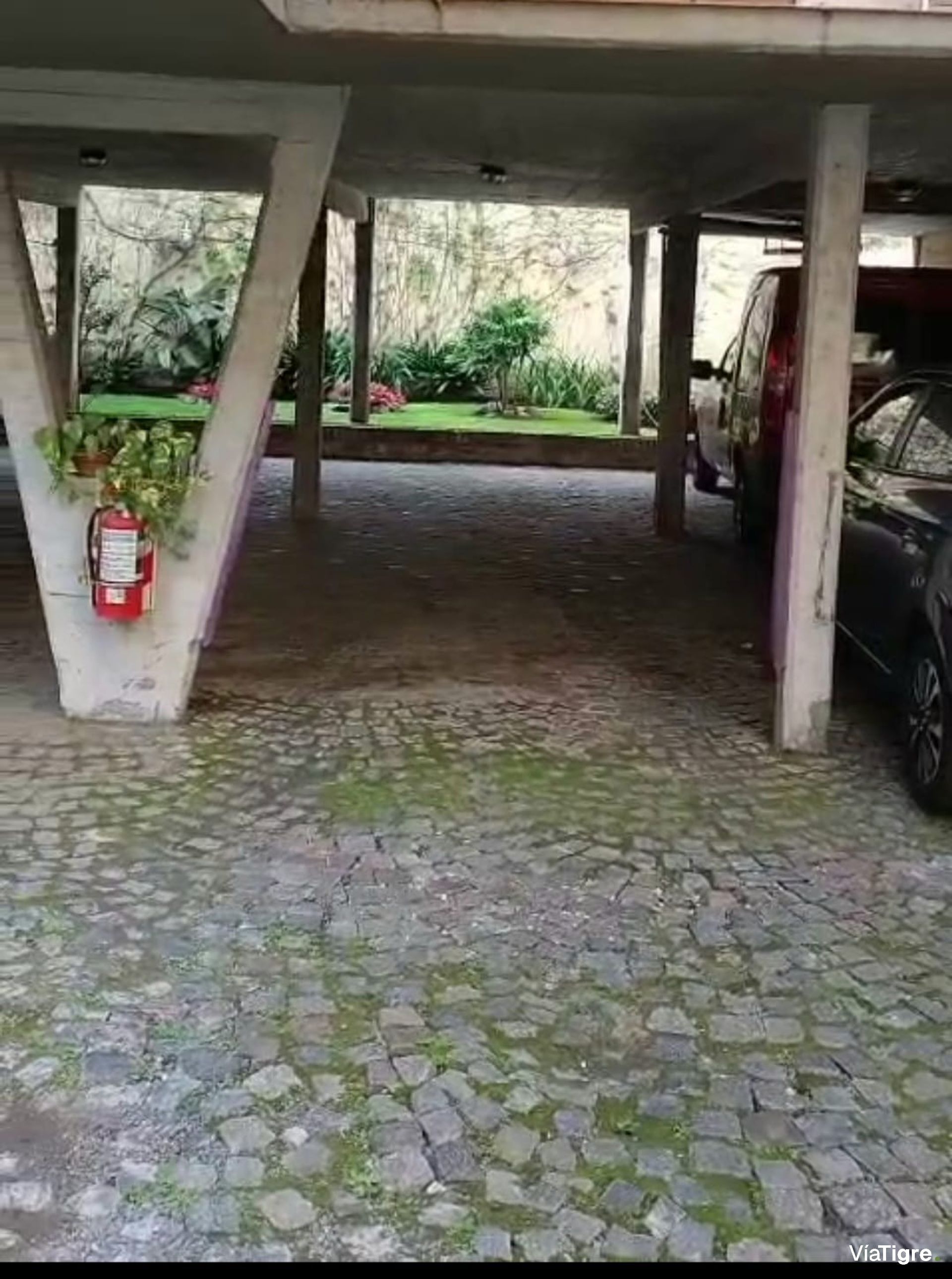 Dos Ambientes con Balcón en san isidro.