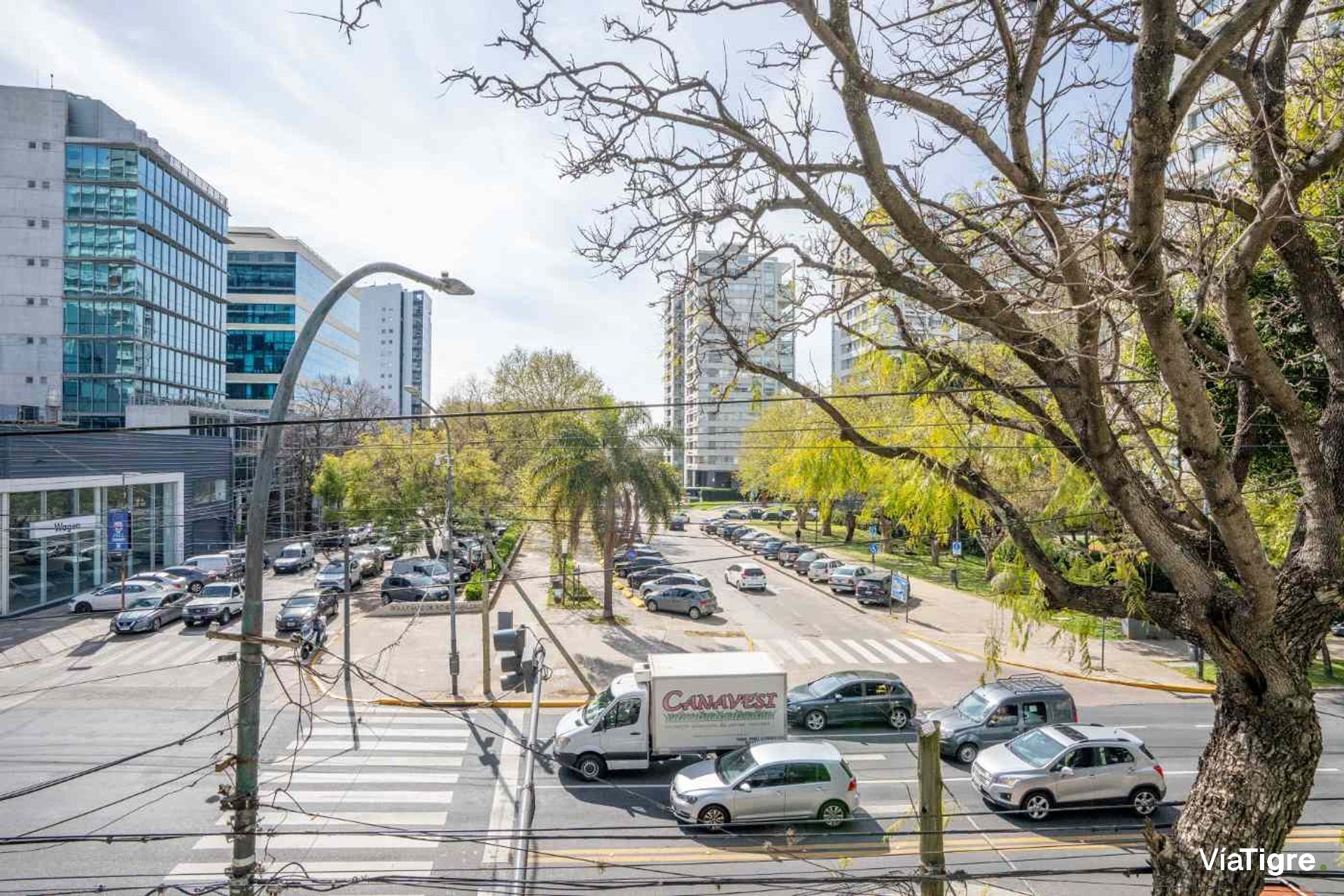 Venta De Local Comercial De 3 Plantas En V. Lopez