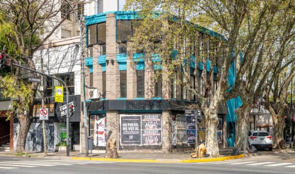 Venta De Local Comercial De 3 Plantas En V. Lopez