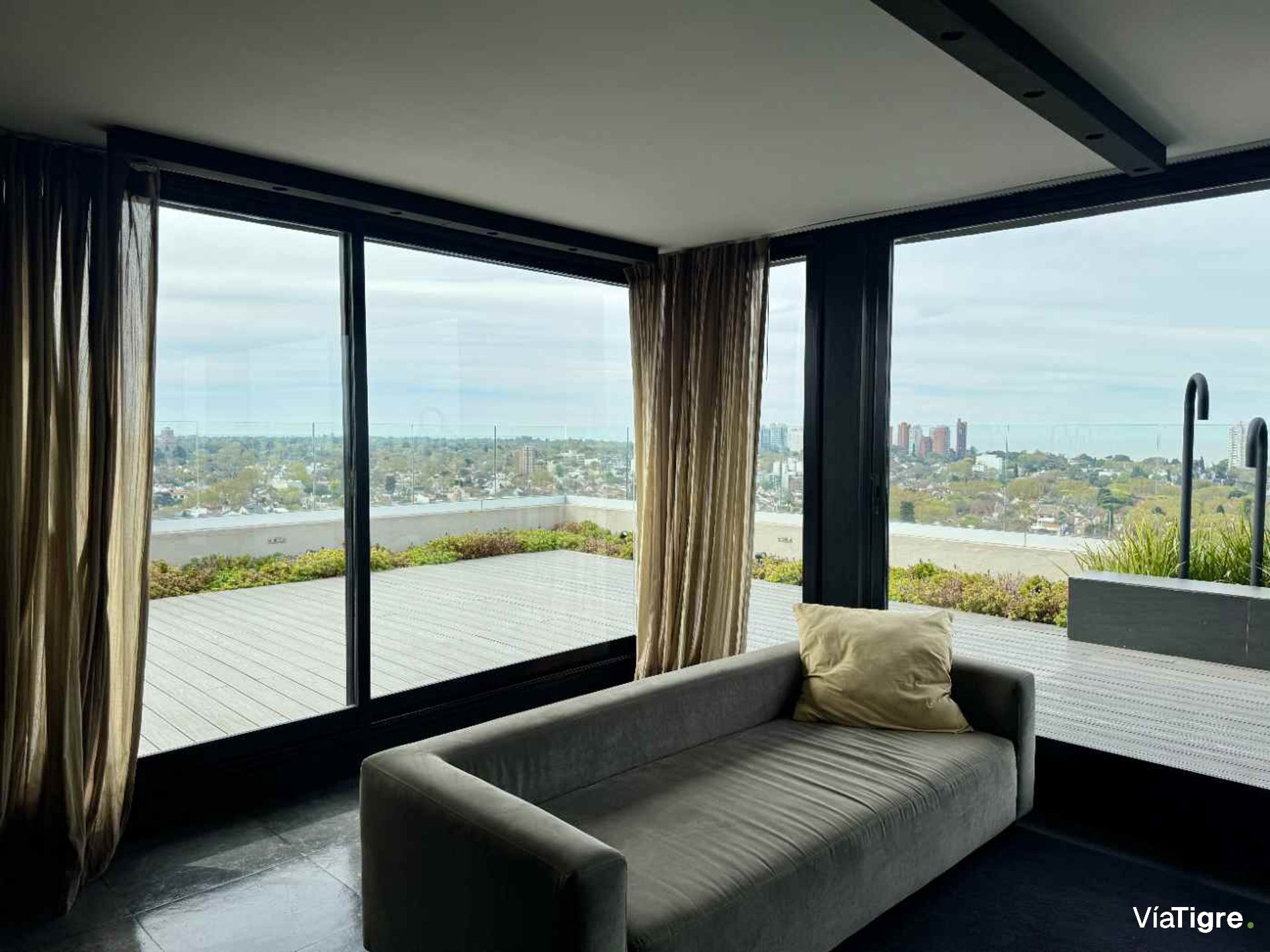 VENTA monoambiente balcon con cochera - La Lucila