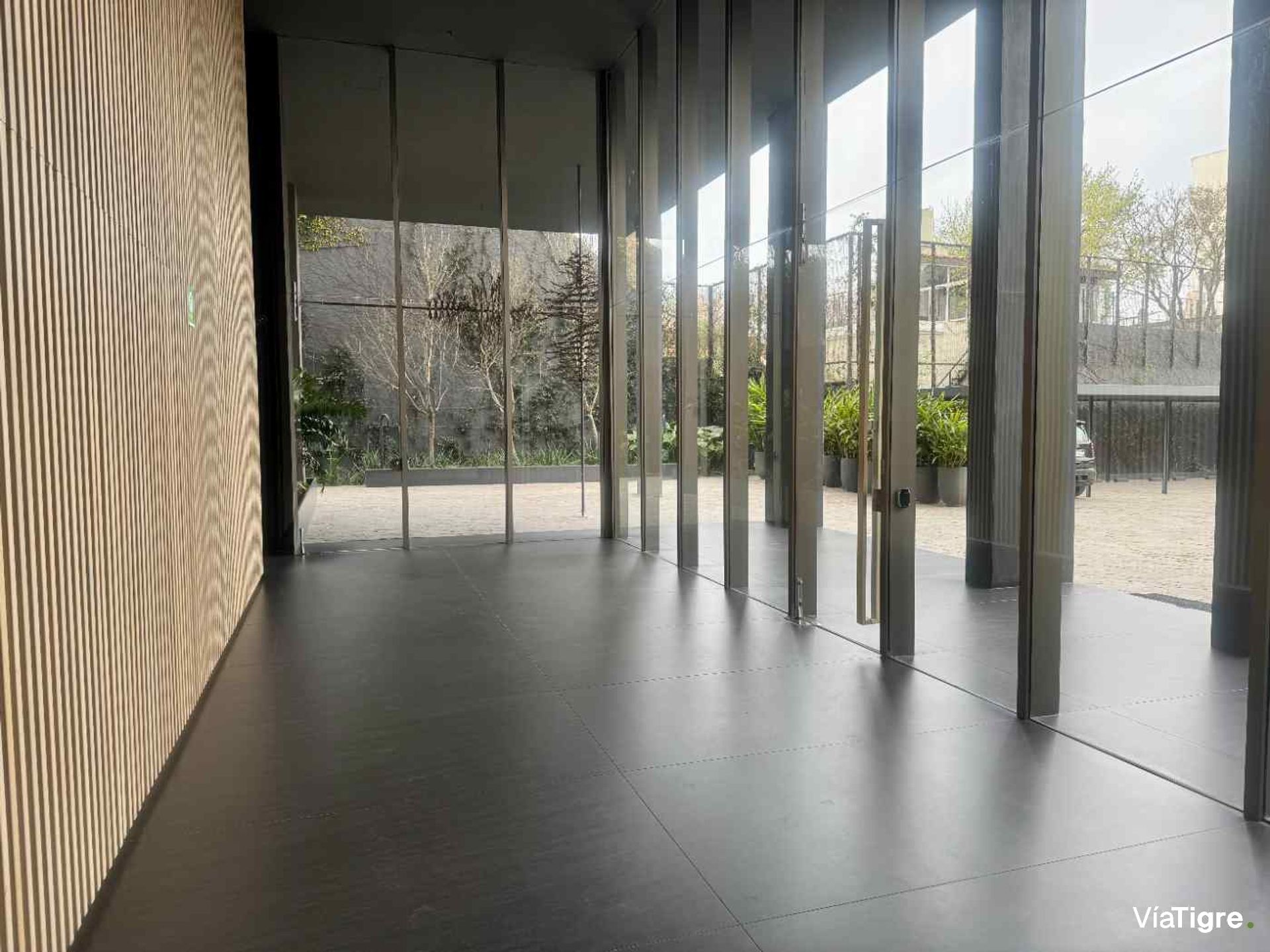 VENTA monoambiente balcon con cochera - La Lucila