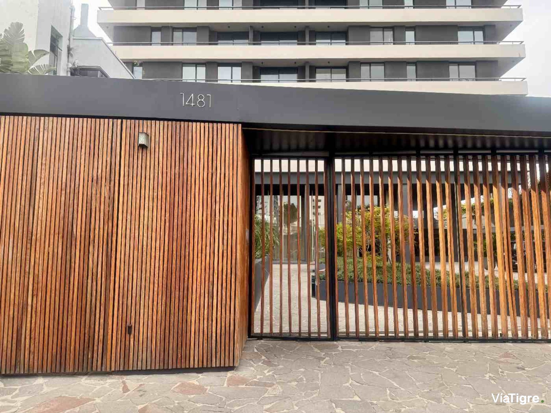 VENTA monoambiente balcon con cochera - La Lucila