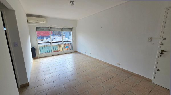 Alquiler Depto. 3 Ambientes C/Balcon En Olivos