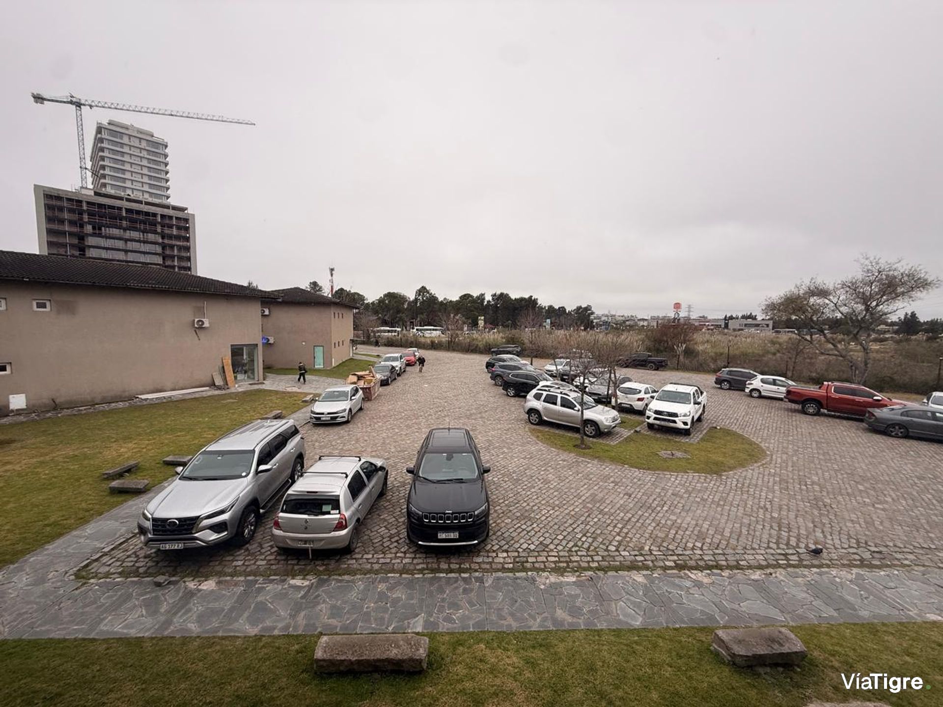 Oficina Local En Venta En El Complejo Rivera Park