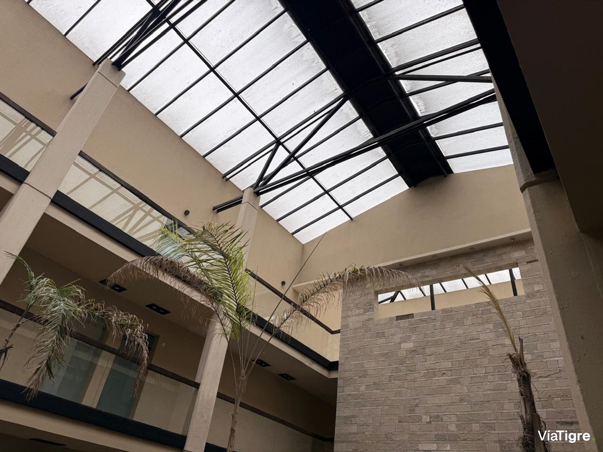 Oficina Local En Venta En El Complejo Rivera Park