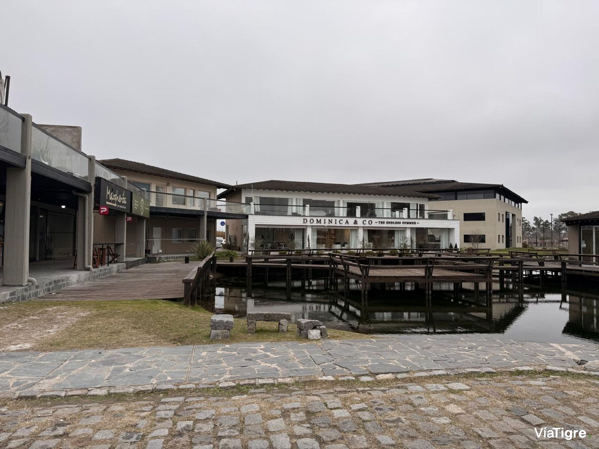 Oficina Local En Venta En El Complejo Rivera Park