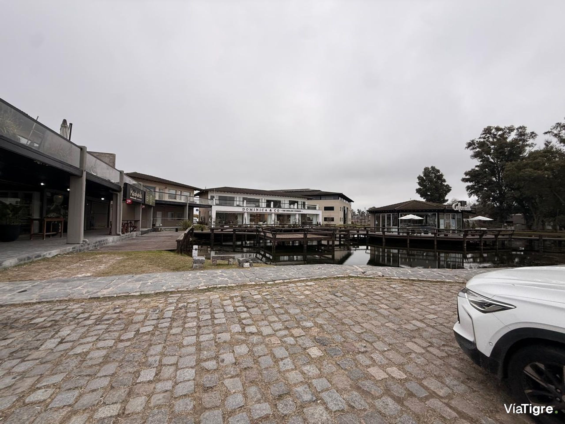 Oficina Local En Venta En El Complejo Rivera Park