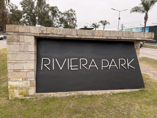 Oficina Local En Venta En El Complejo Rivera Park