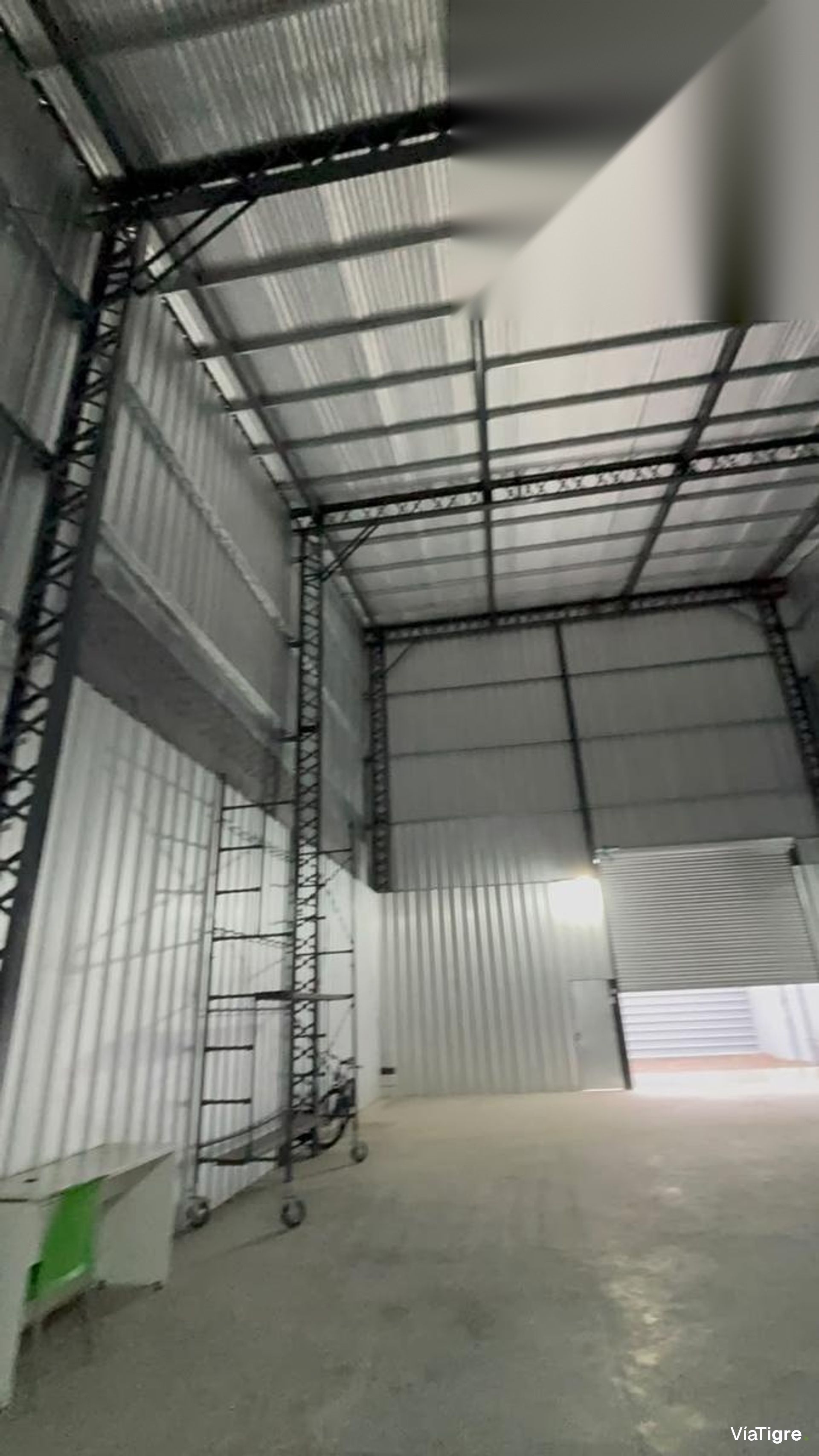 Alquiler Galpon 190 M2 Cubiertos 11 Mts De Altura