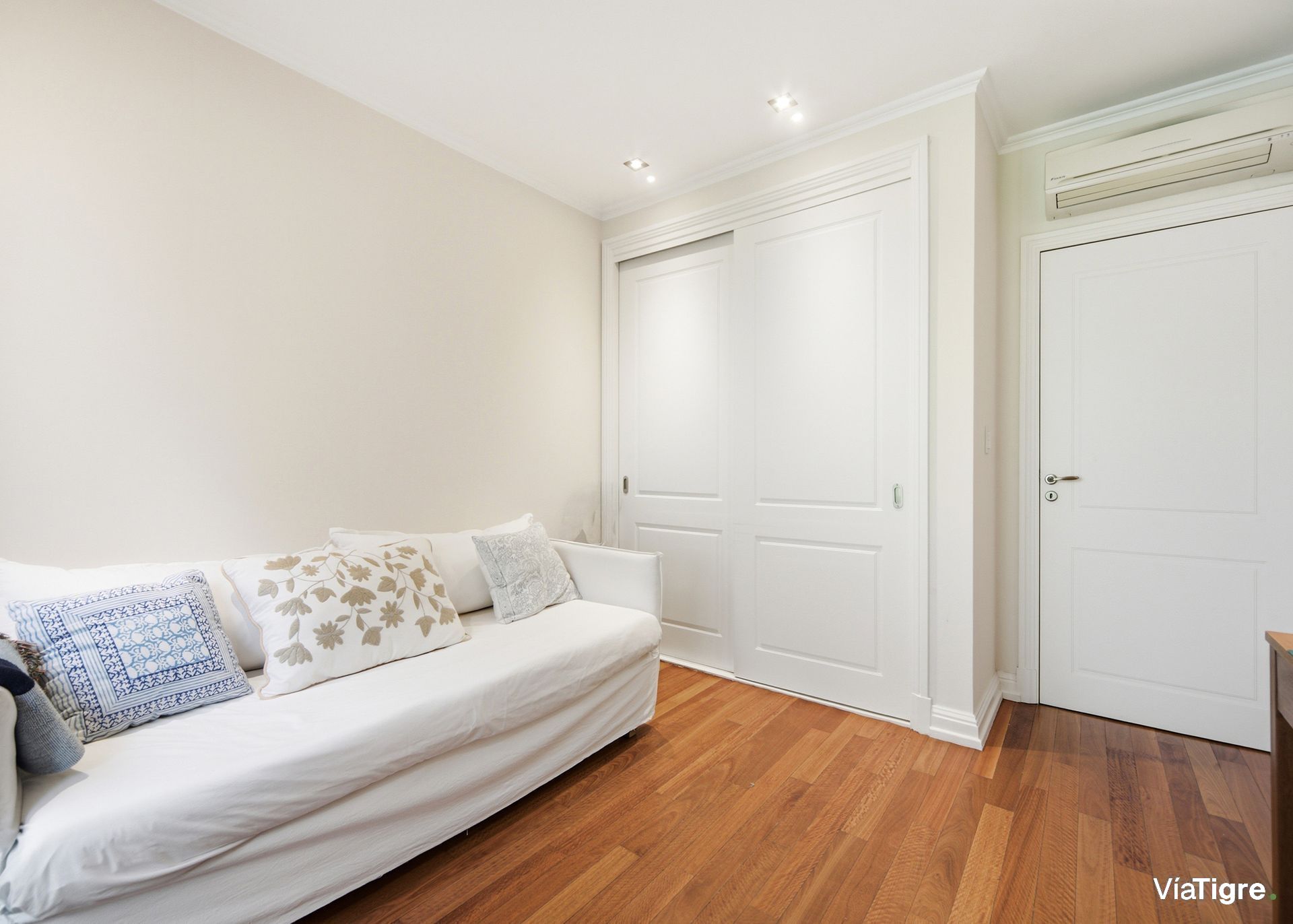Venta Departamento 4 Ambientes Barrancas Al Rio