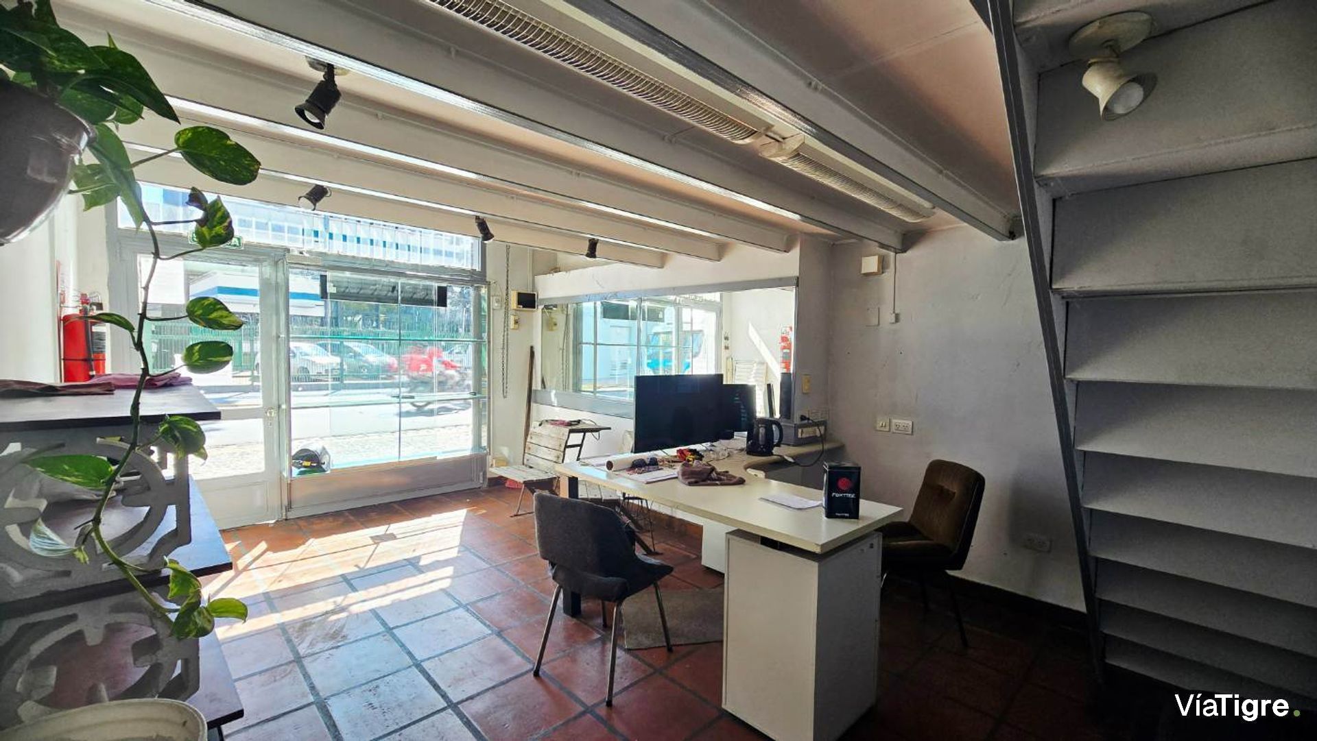 Venta Galpon, Deposito y Local en PH, Munro