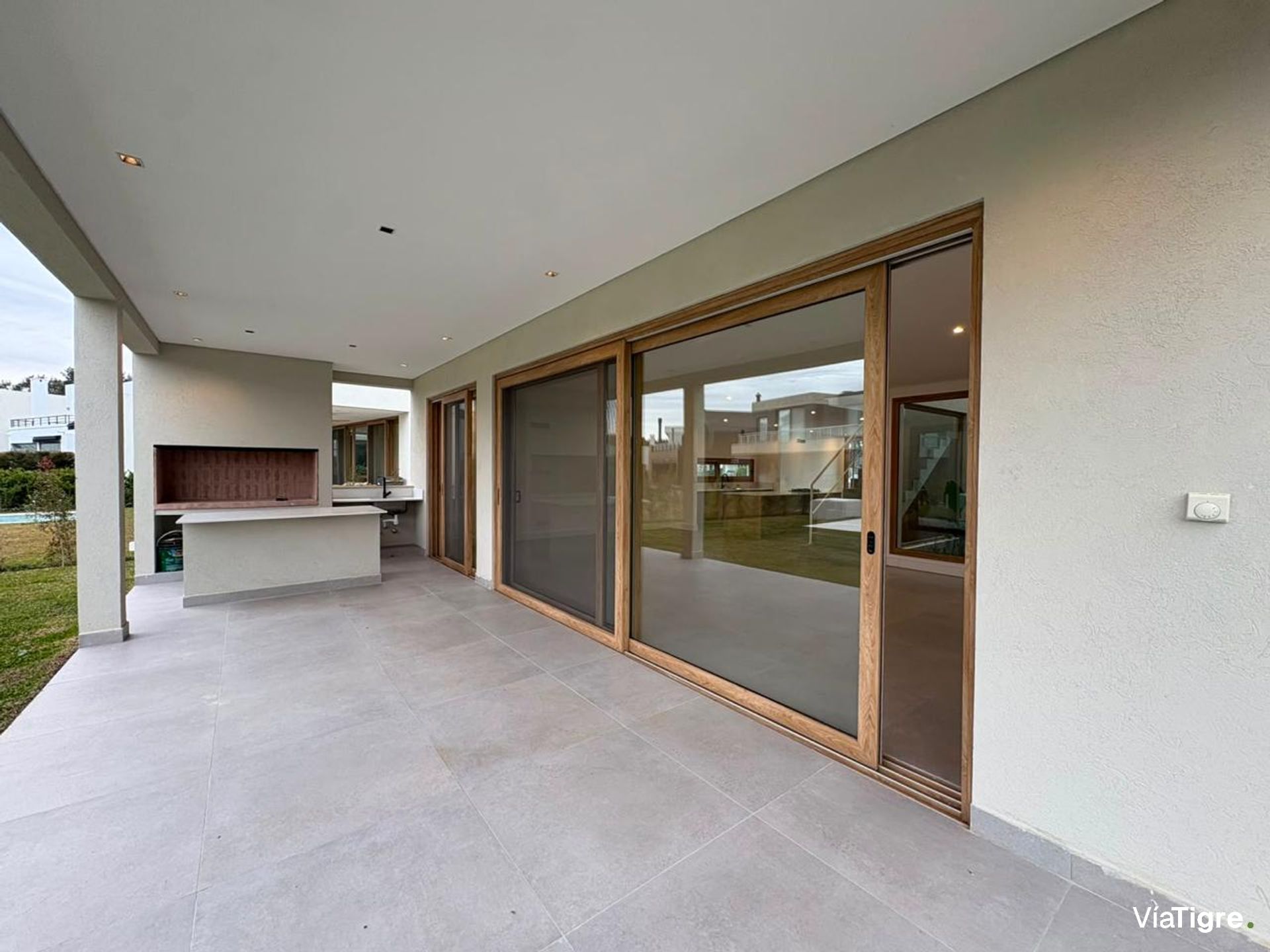 Venta Casa a Estrenar 4 Suites Carpinchos Nordelta