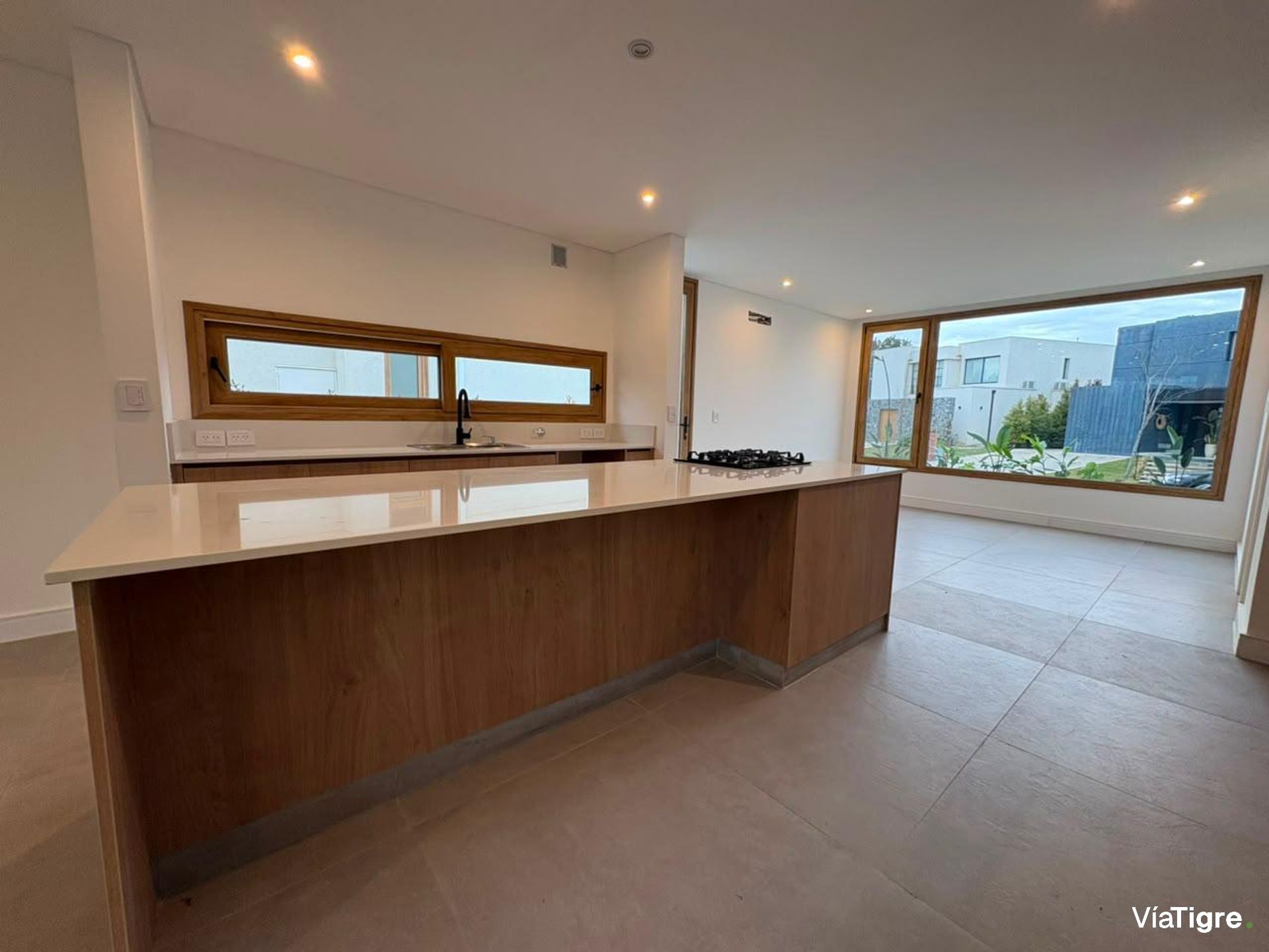 Venta Casa a Estrenar 4 Suites Carpinchos Nordelta