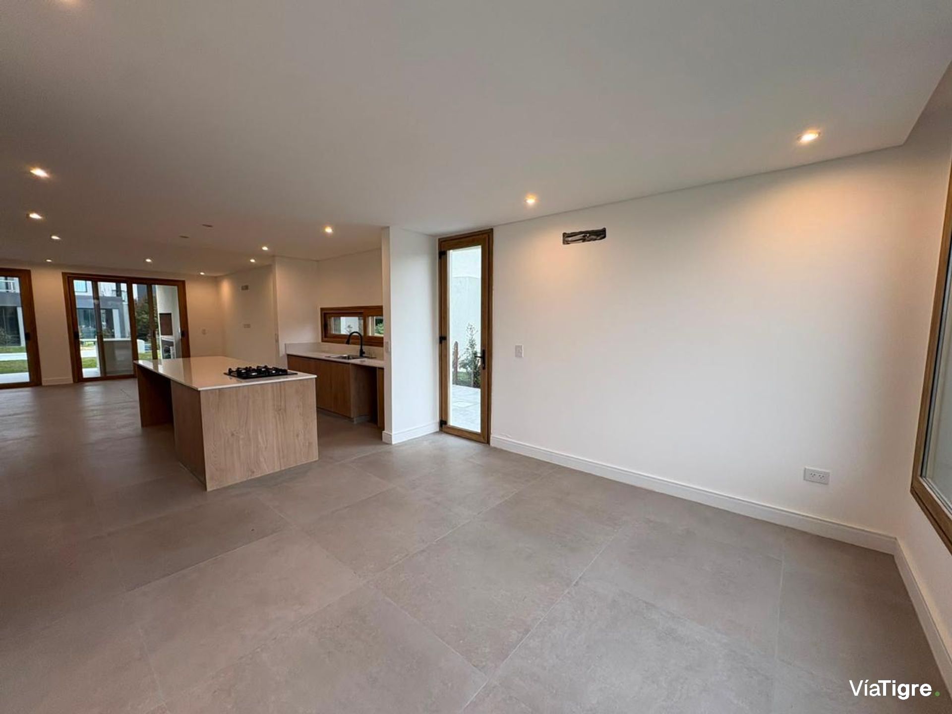 Venta Casa a Estrenar 4 Suites Carpinchos Nordelta